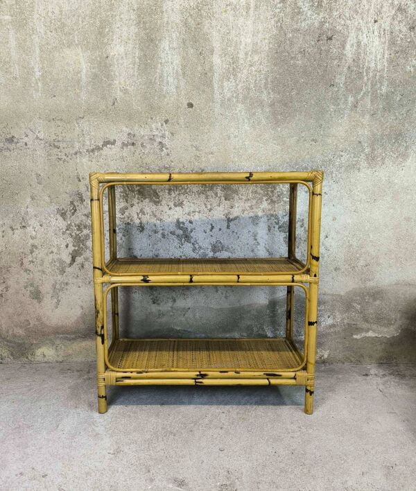 Etagère vintage en rotin