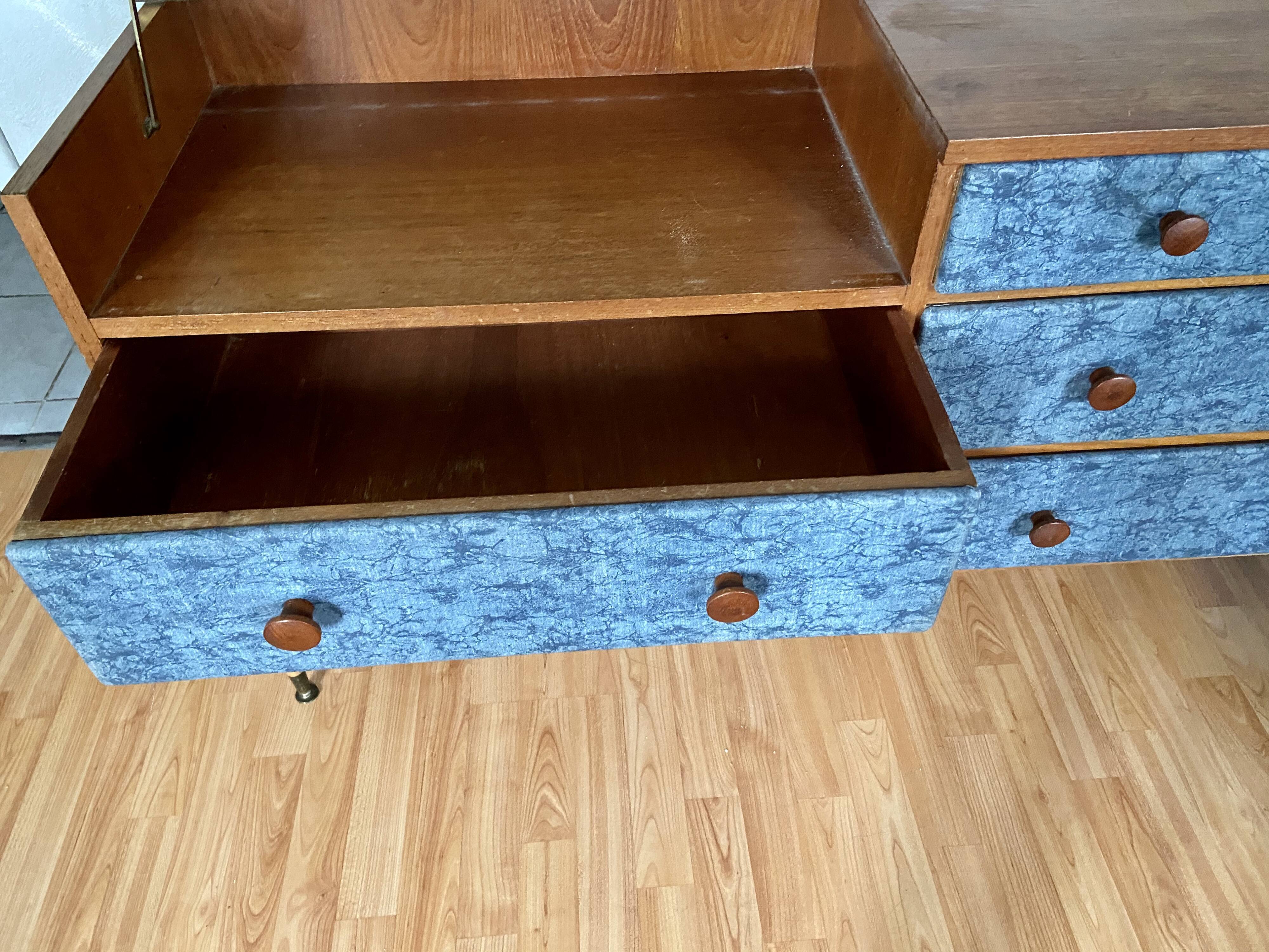 Vintage hairdresser/dresser