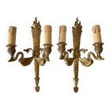 Paire d'appliques doubles en laiton style louis XVI décor de cygnes