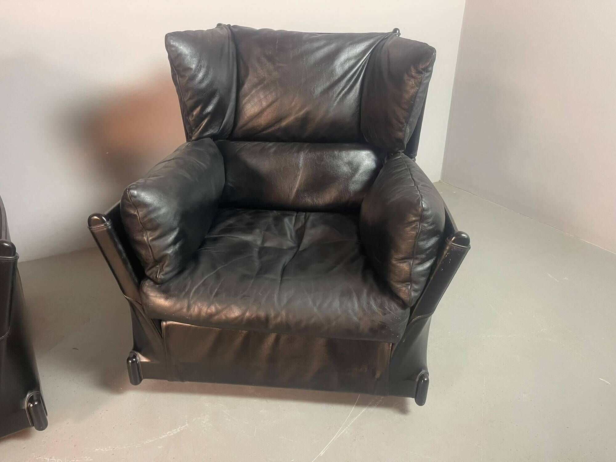 Cassina Lounge Chairs ‘Viola d’Amore’ by Piero de Martini