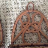 2 baskets to hang on the wall