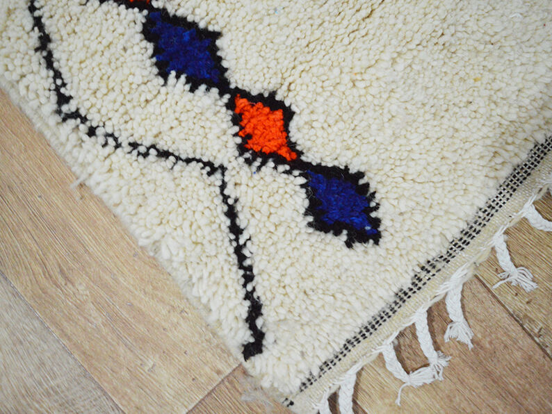 Handmade Moroccan Berber carpet 162 x 124 CM