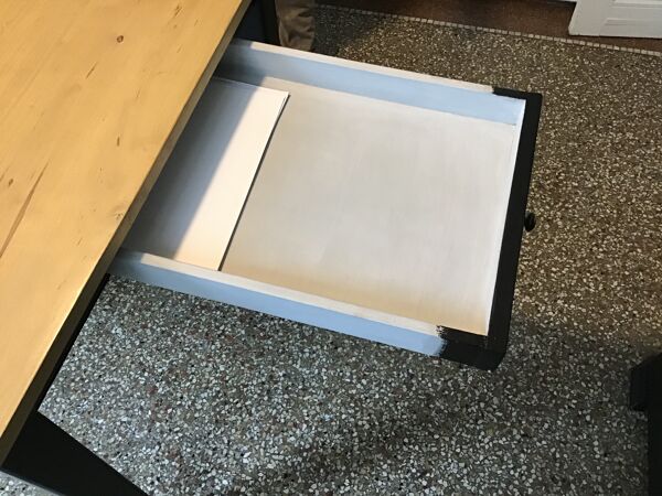 Table carrée de salle à manger