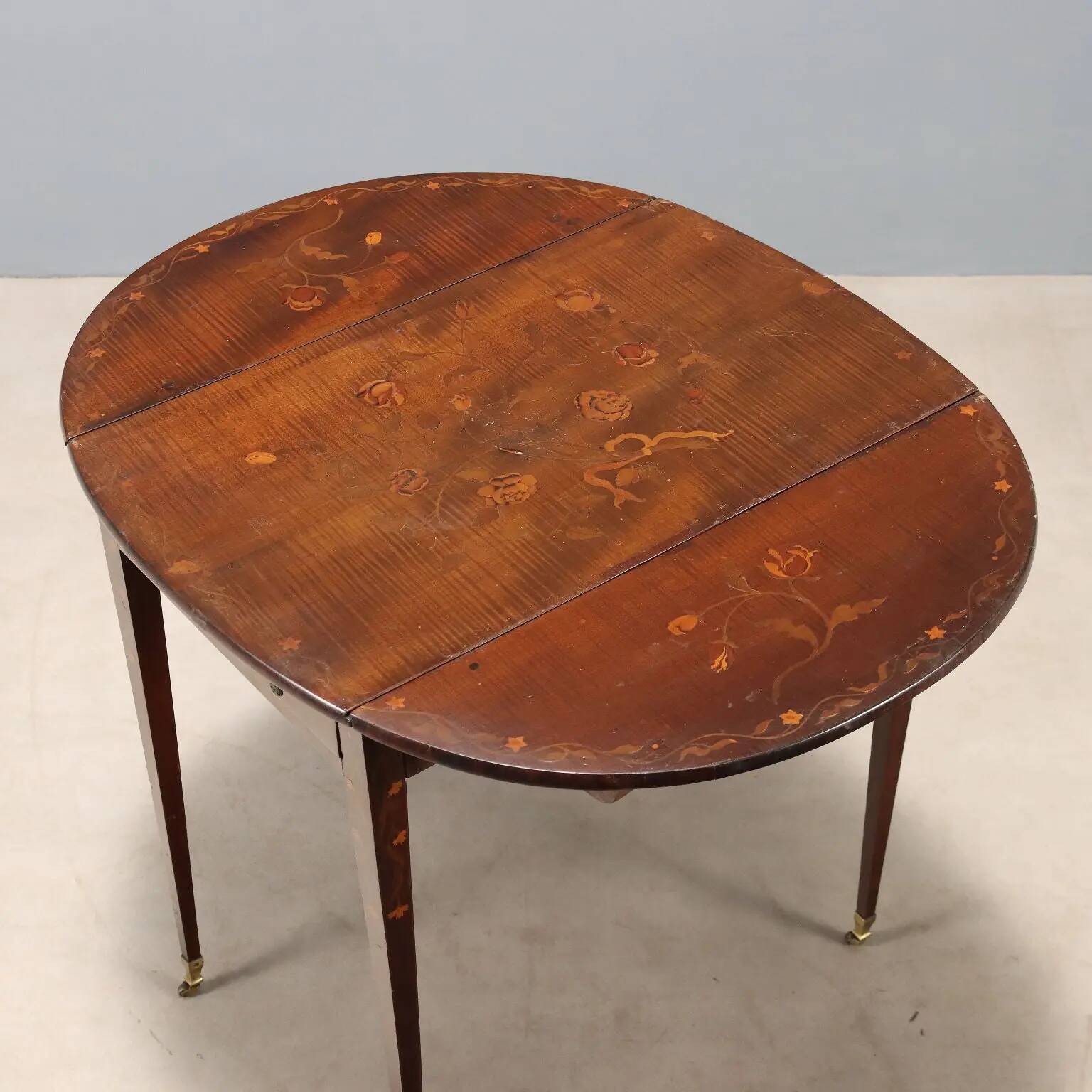 Petite table ancienne en acajou marquetée, Royaume-Uni, XIXe siècle