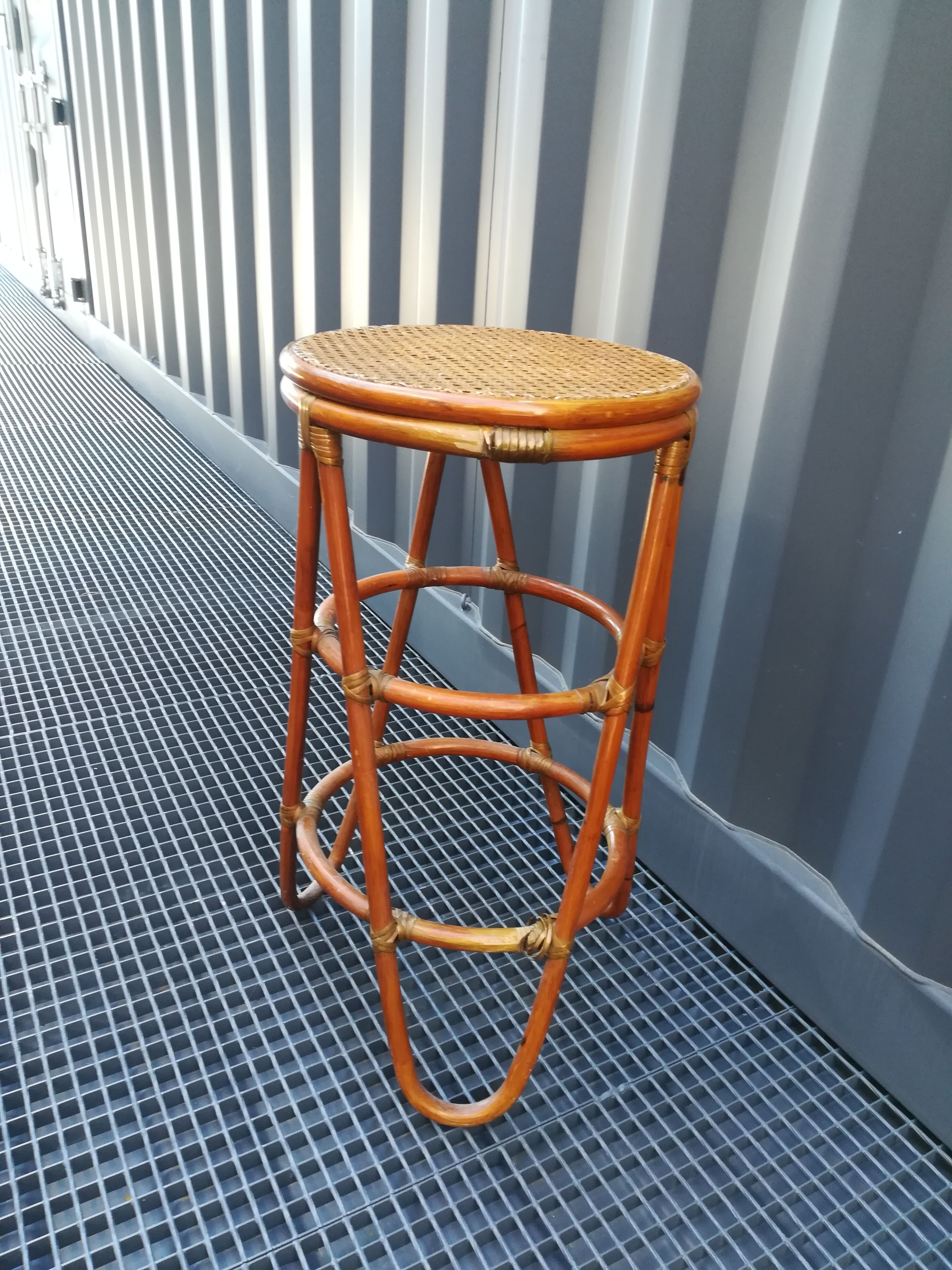 Saddle in rattan and caning