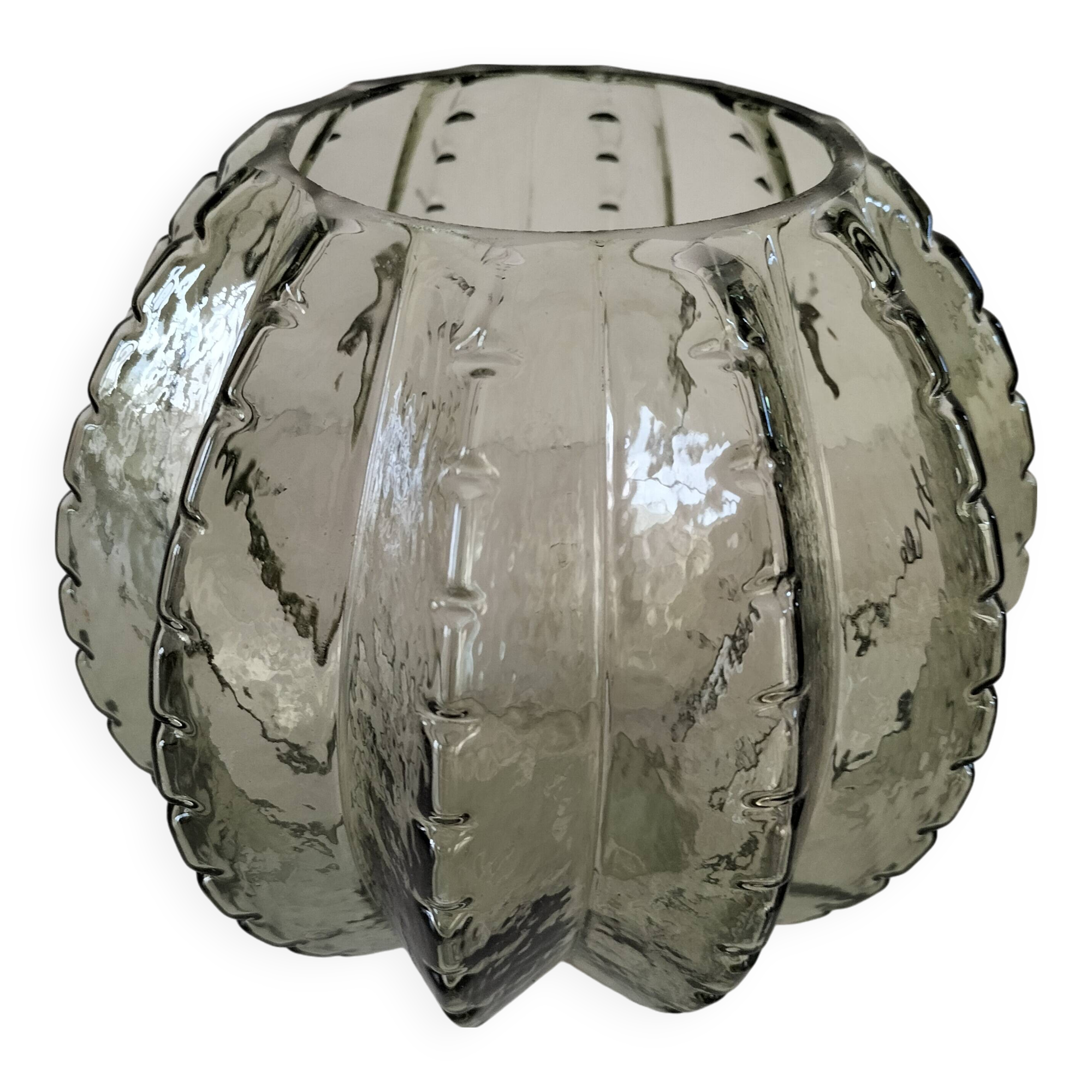 Cactus-look ball vase