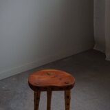 Primitive tripod stool in solid pine, modern Swedish style, from the 1950s.