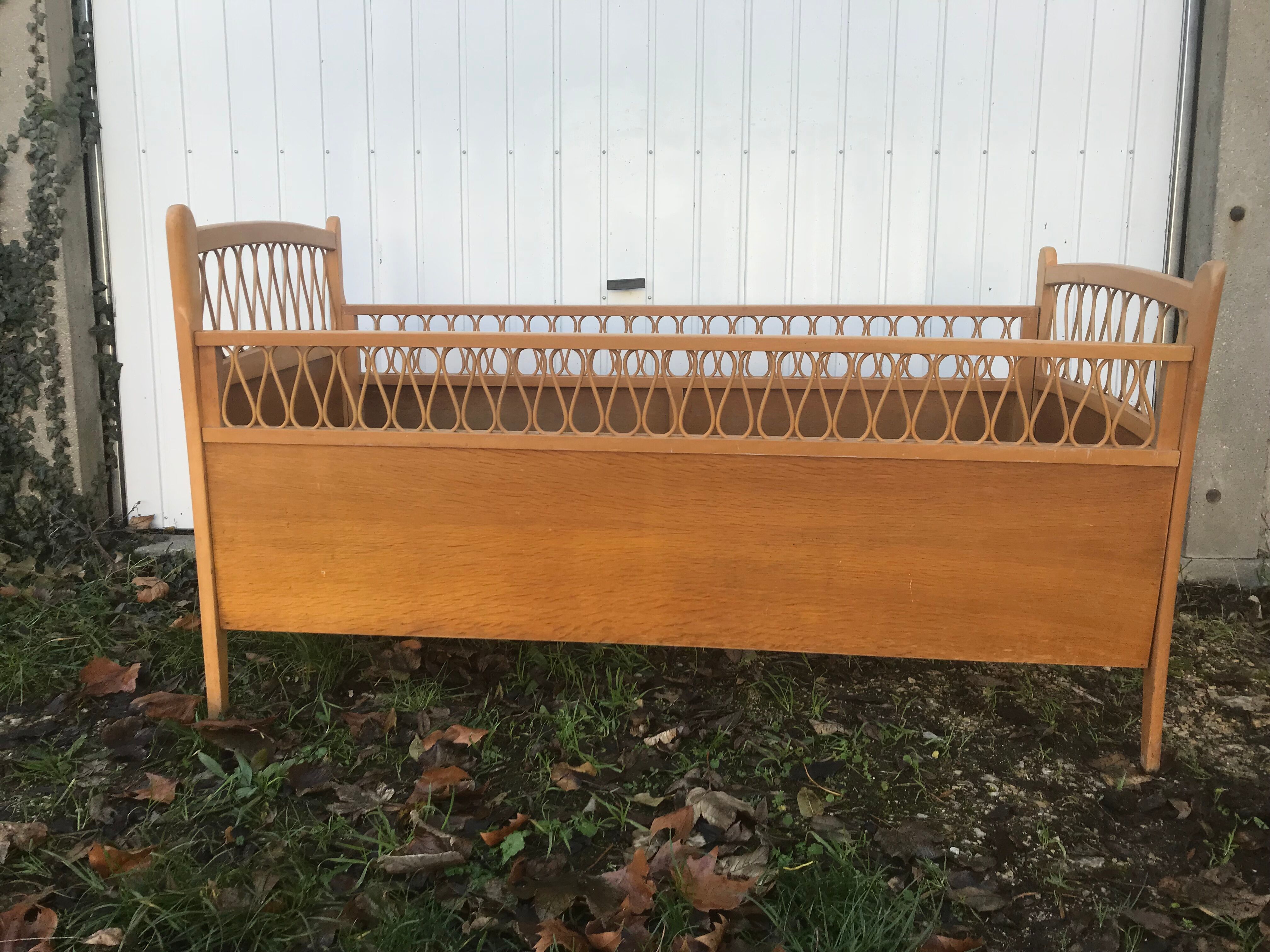 Ancien lit bébé scandinave bois