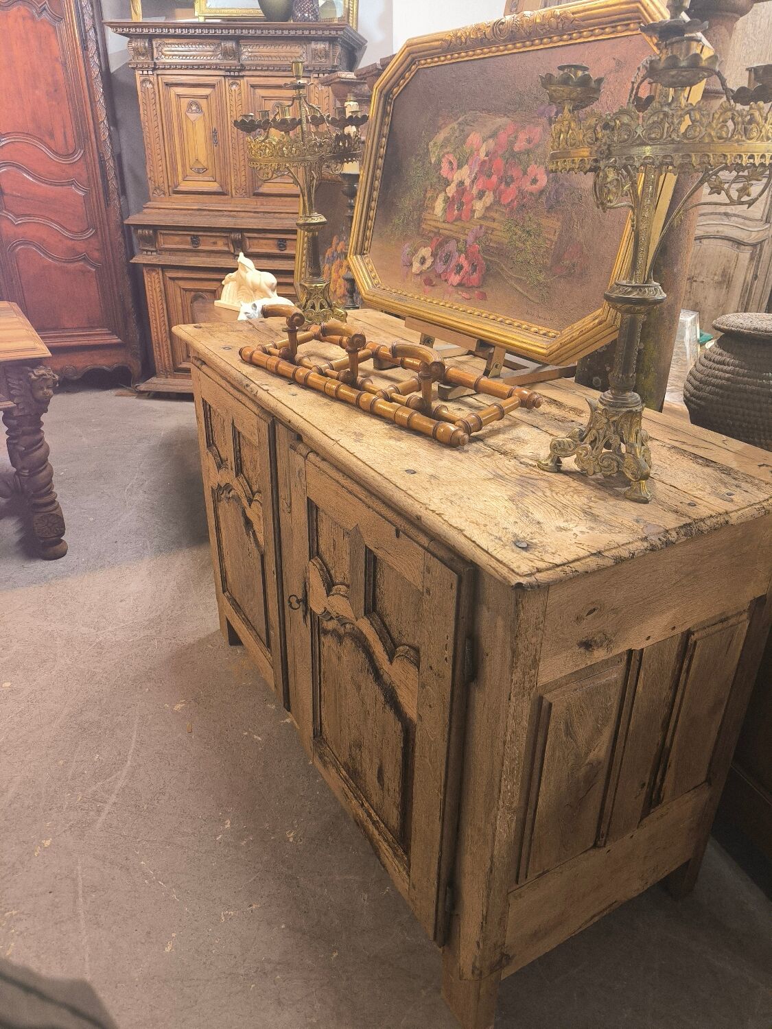 Buffet 17th in Aveyron oak