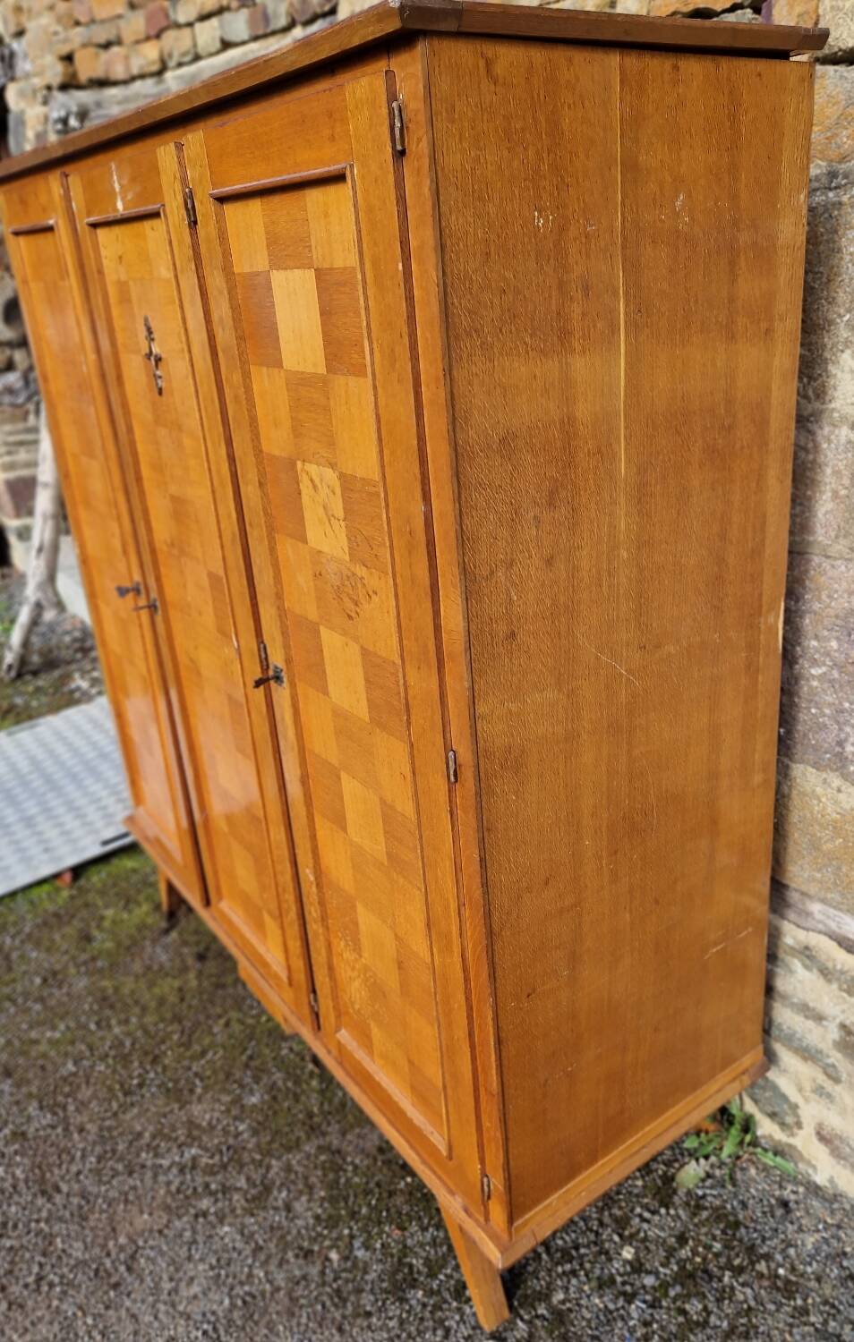 Vintage 3-door wardrobe from the 60s/70s.