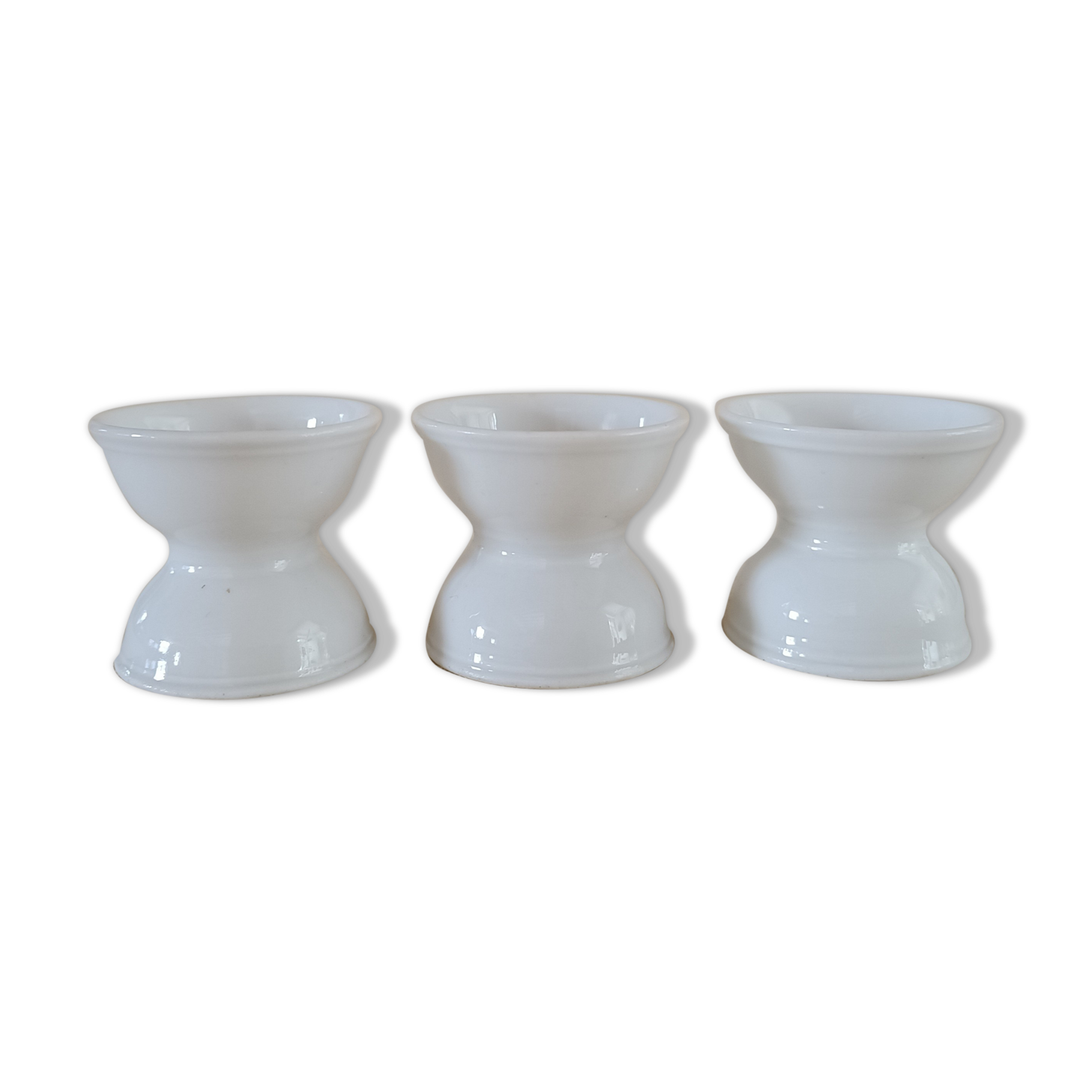 3 diabolo shells in earthenware