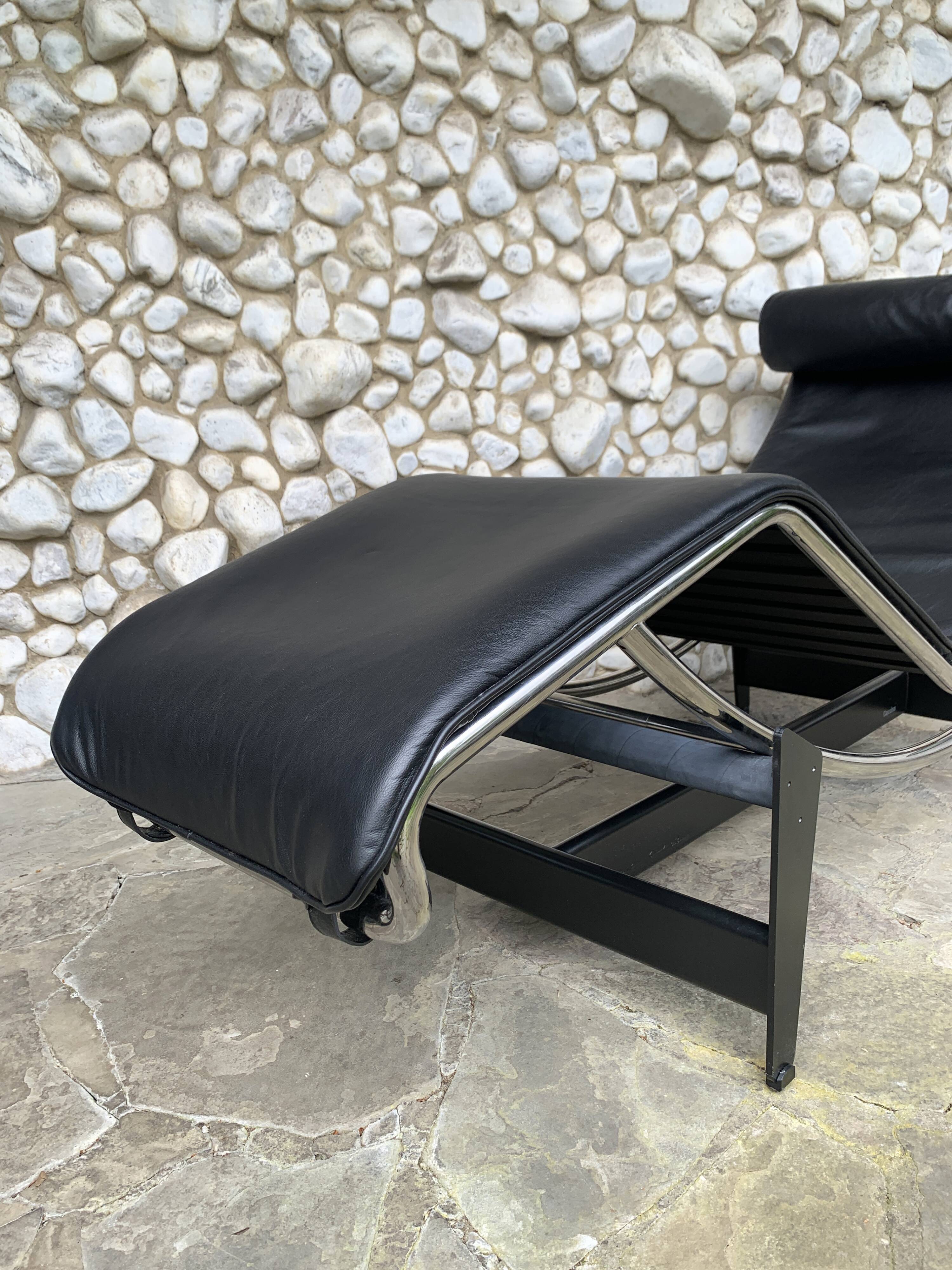 Chaise longue LC4 cassina by  Le Corbusier