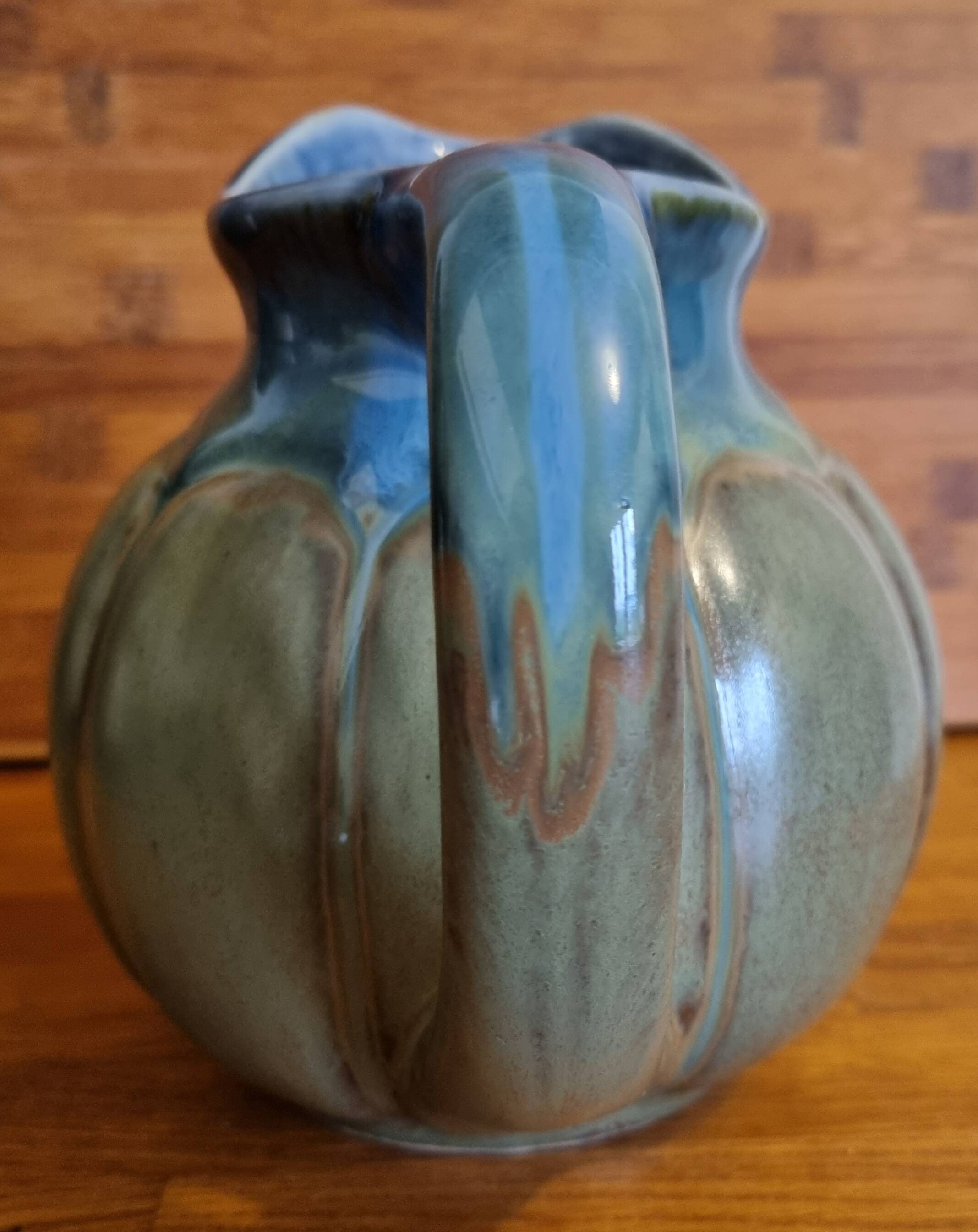 Vintage pitcher 1 L melon shape
