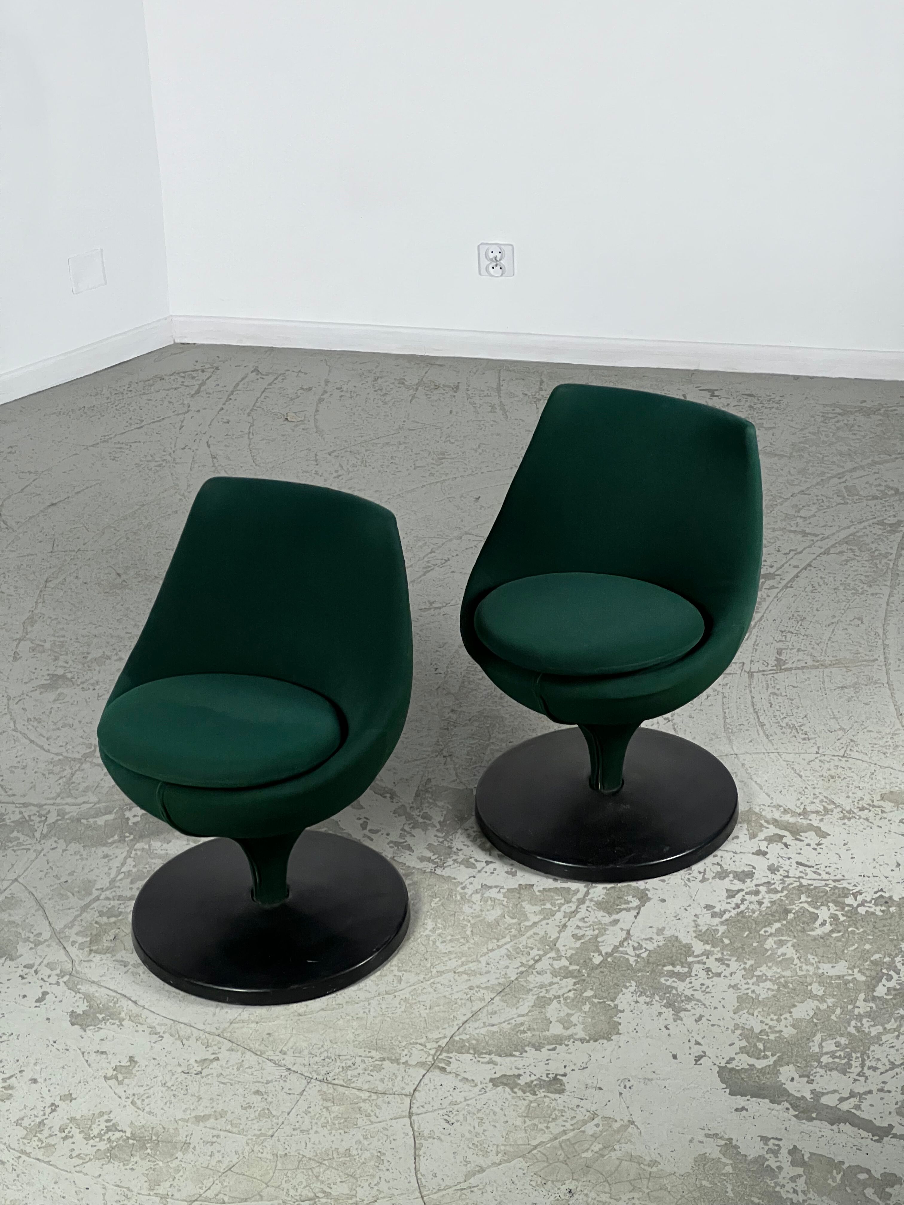 Set of 'Polaris' swivel chairs by Pierre Guariche for Meurop, 1960s