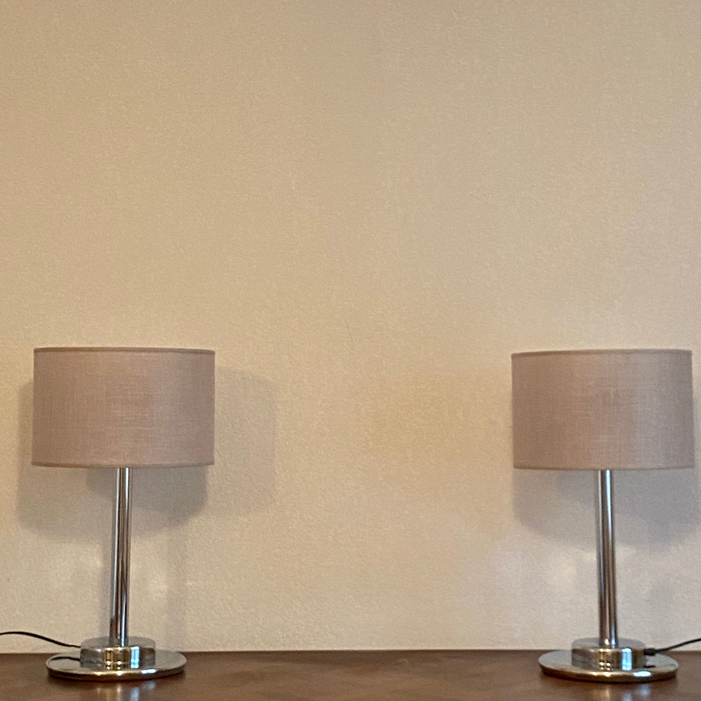 Paire de lampes  en métal chromé 1970