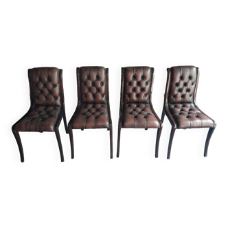 Chaises en cuire capitonnée