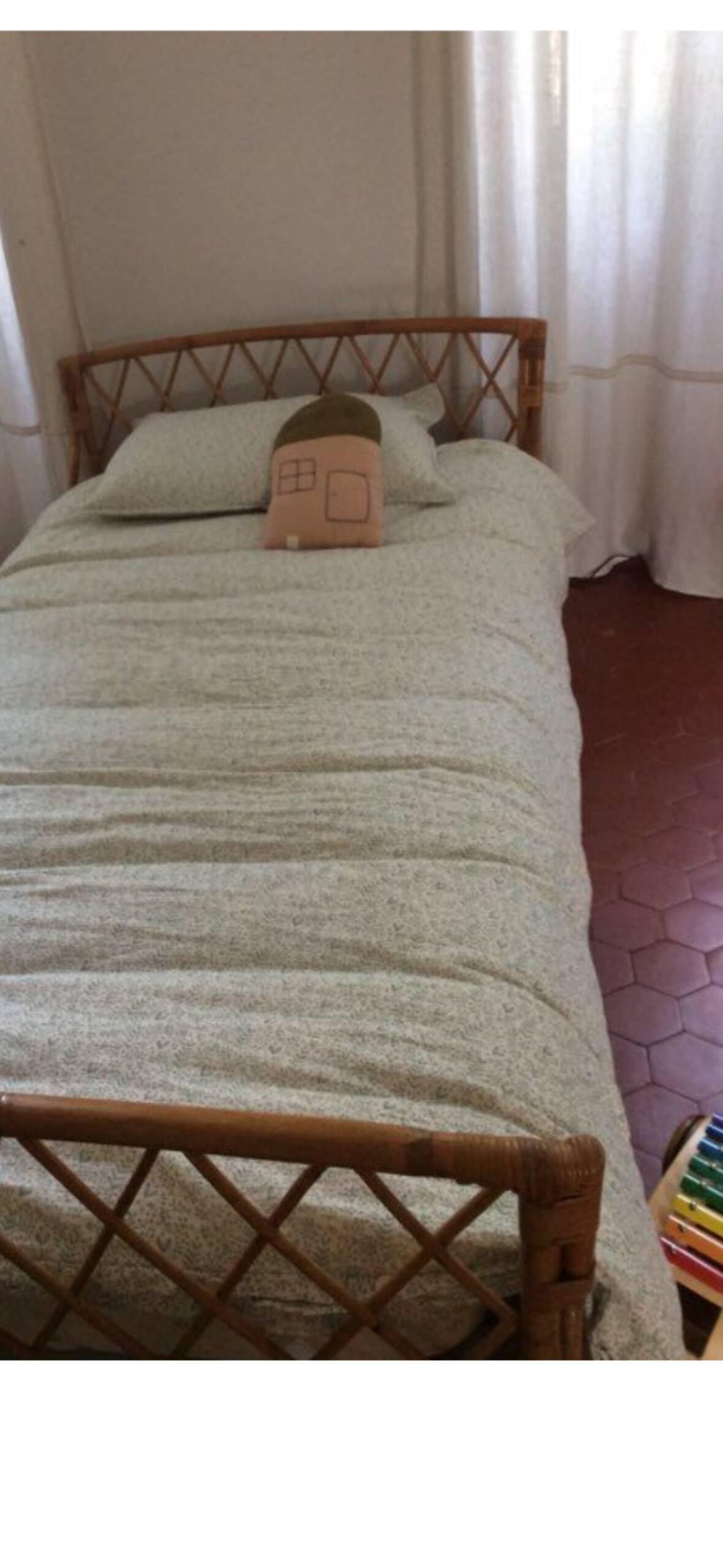 Lit rotin enfant une place