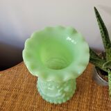 Vase en opaline de foire verte