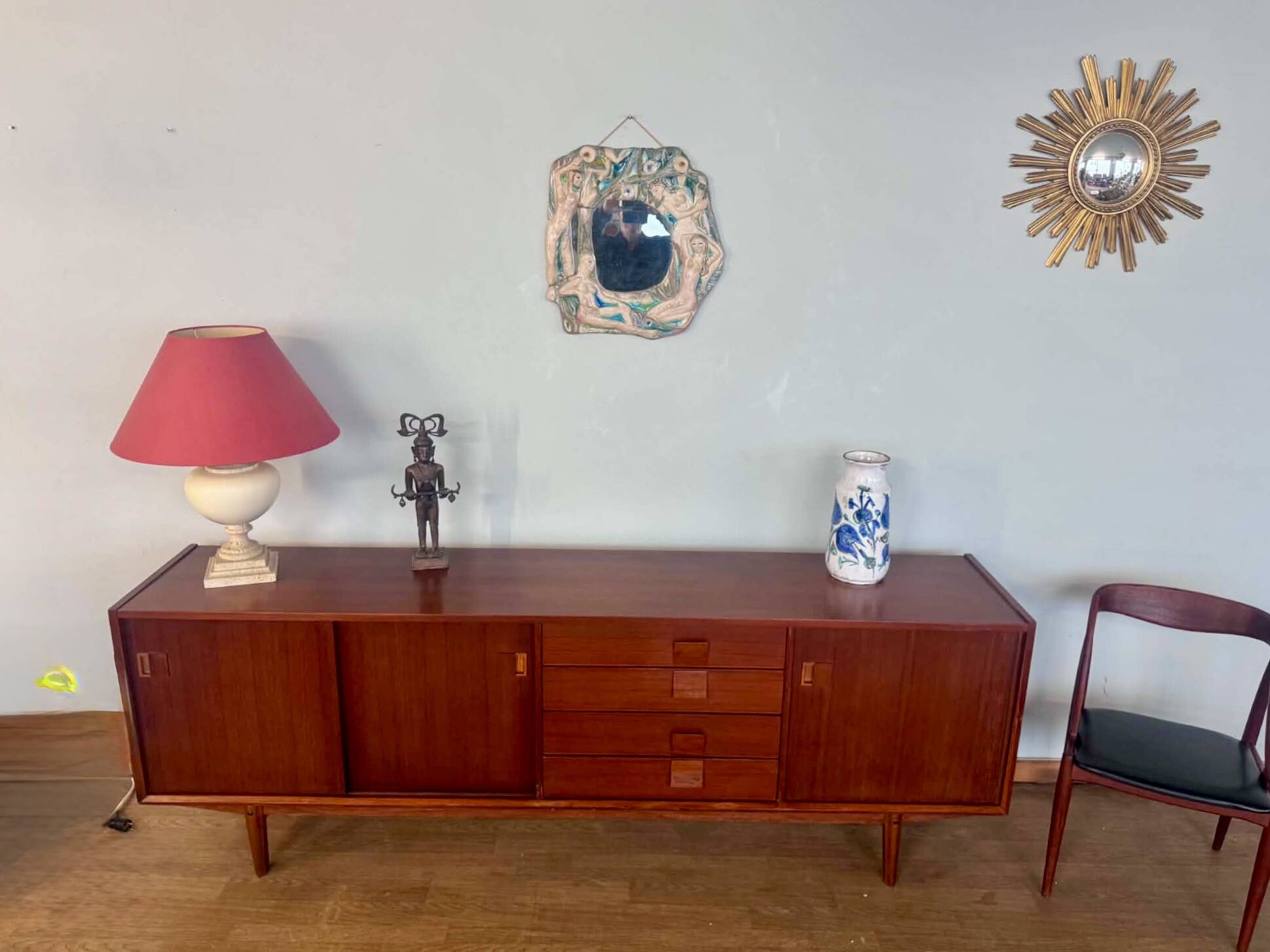 Scandinavian teak sideboard, 230 cm long, with 3 doors and 4 drawers.