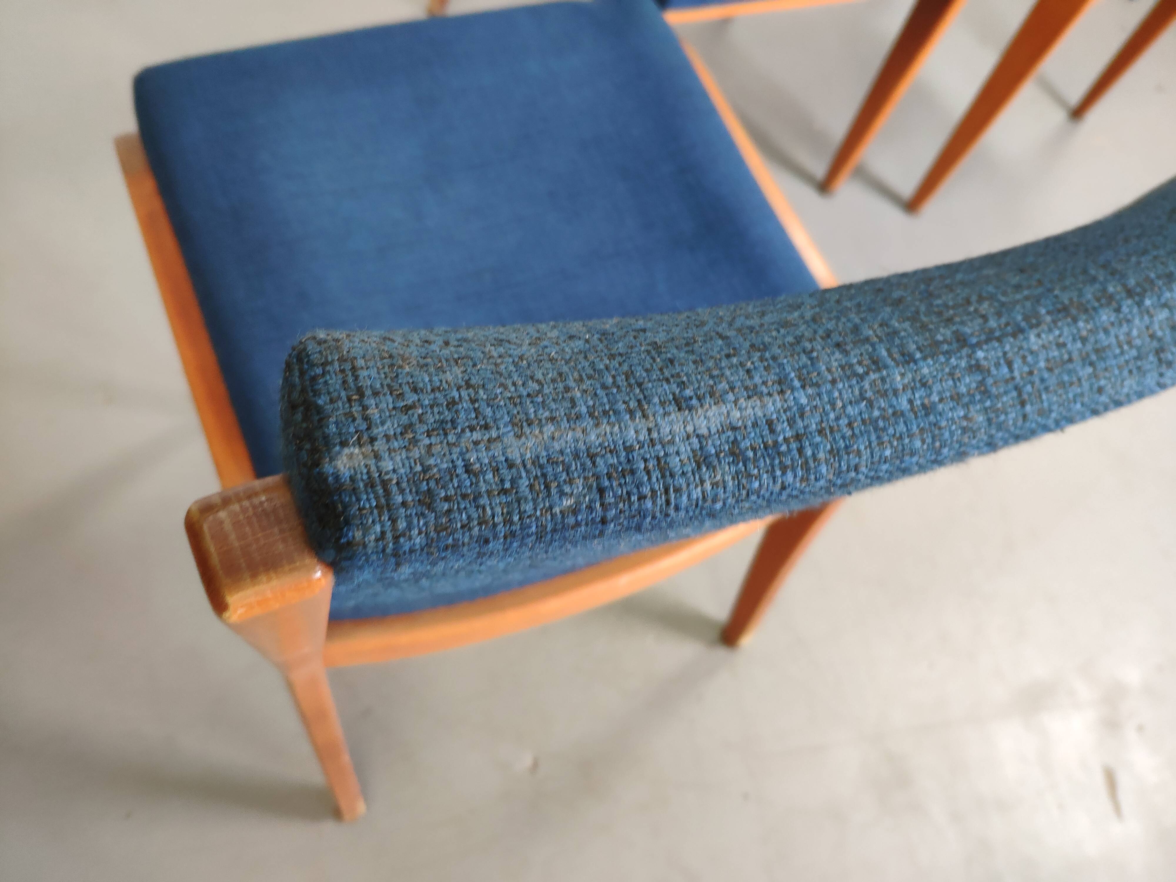 Lot de 4 chaises vintage piètement bois et tissu bleu circa 60
