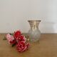 Vase vintage en verre granité blanc et doré