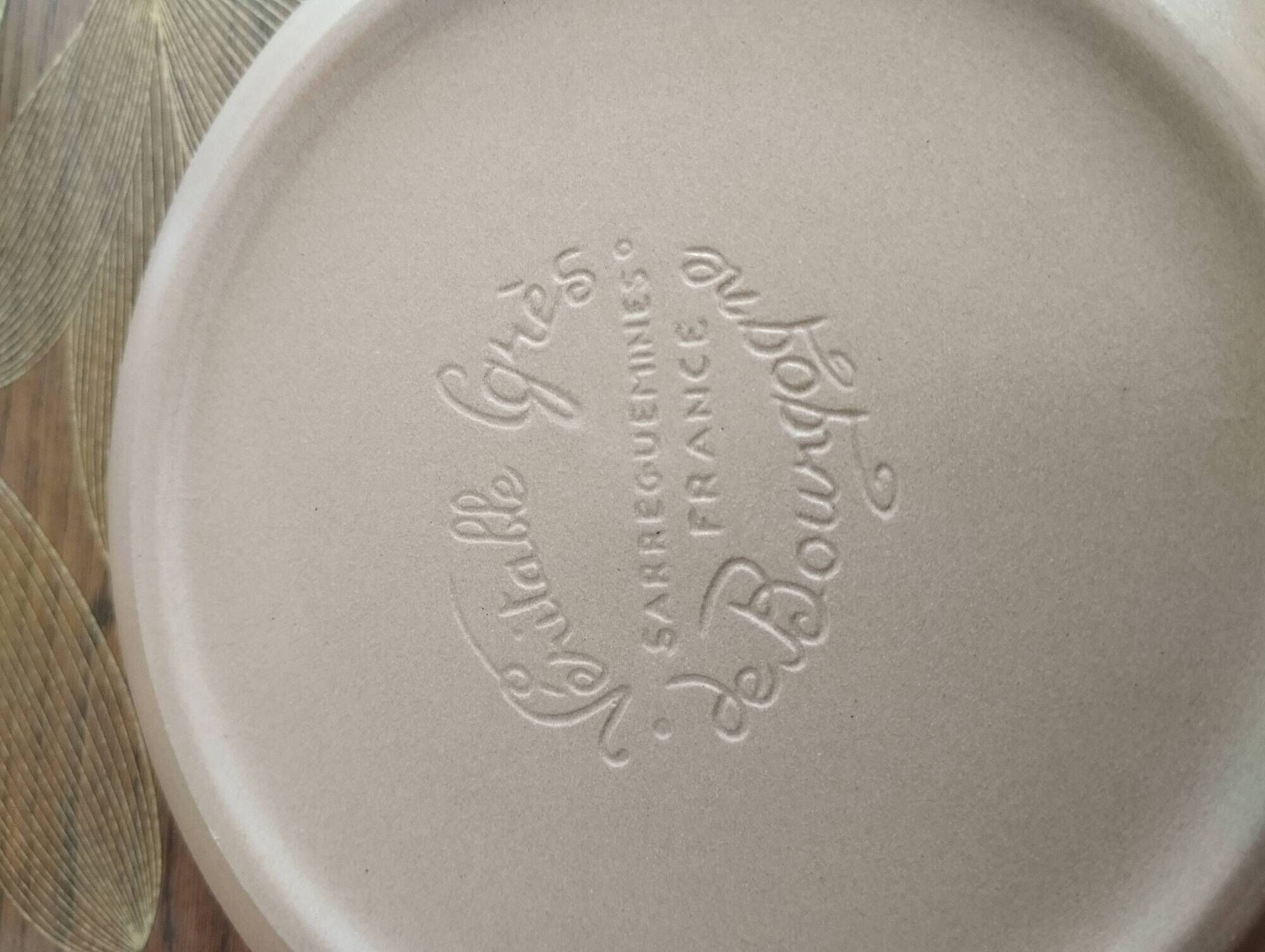 Set of stoneware dishes