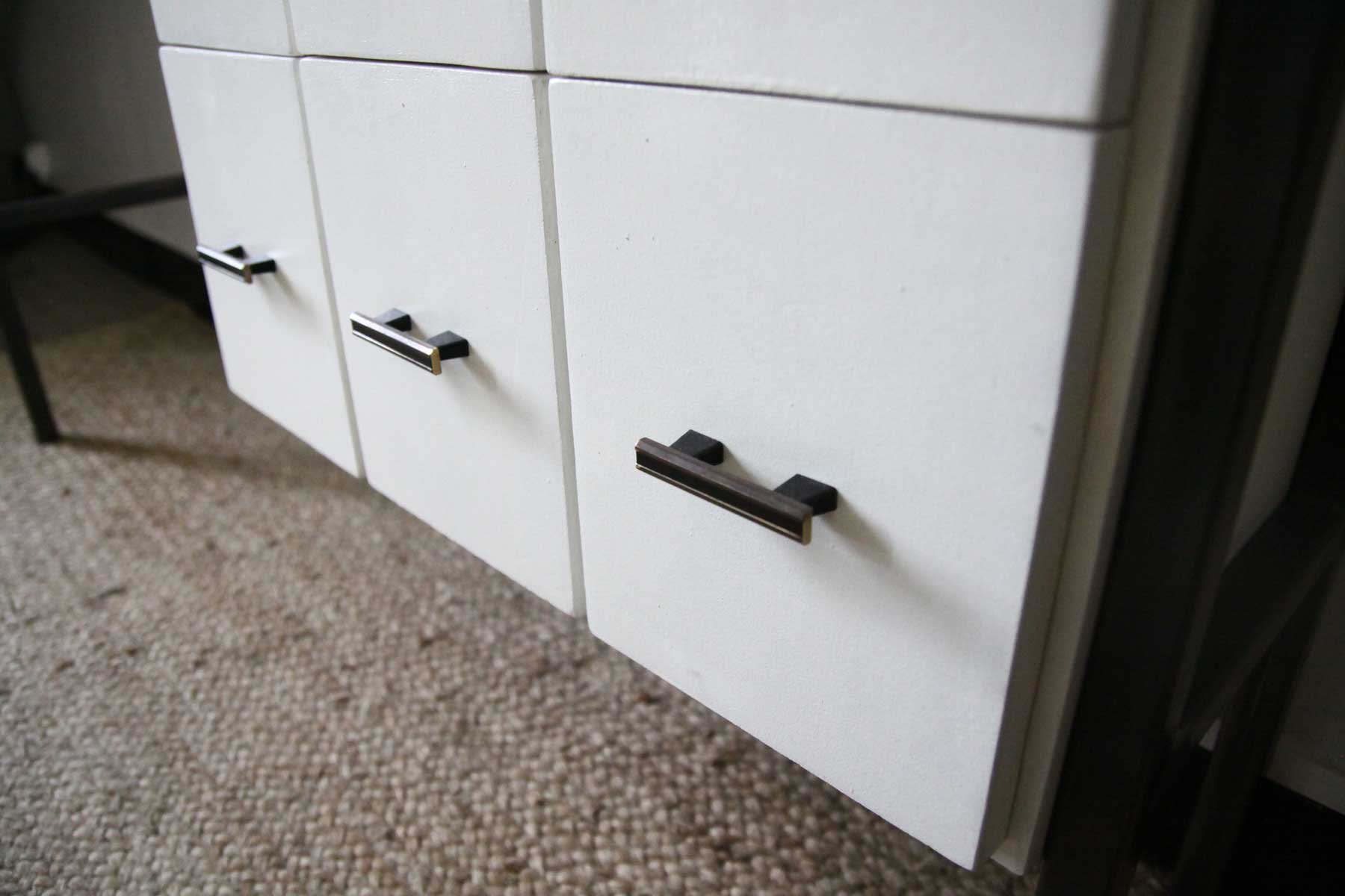 Vintage buffet in Tirois