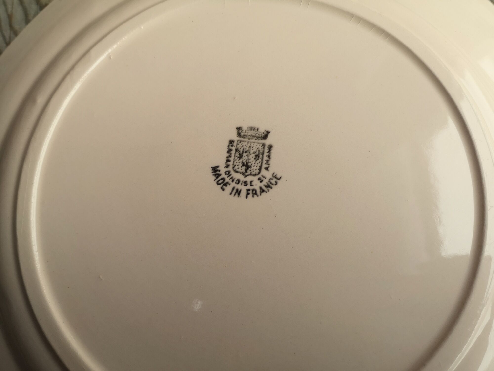 Ancient dish with anses in rose ceramics signed saint-amand