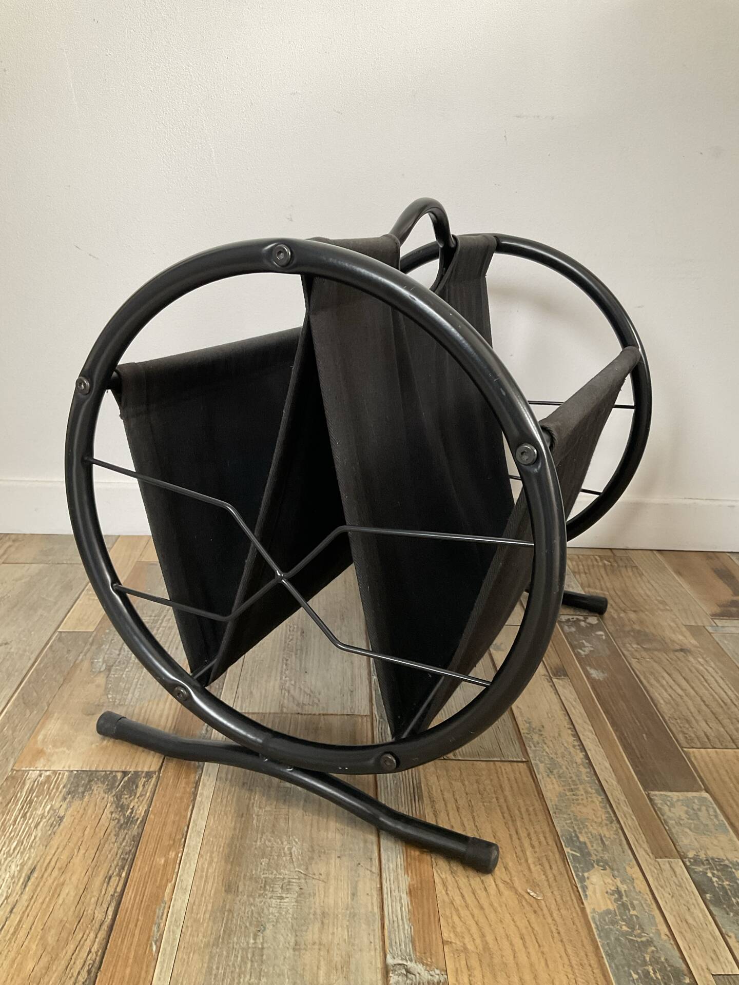 Vintage magazine rack from the 80s