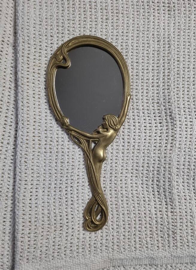 Hand mirror