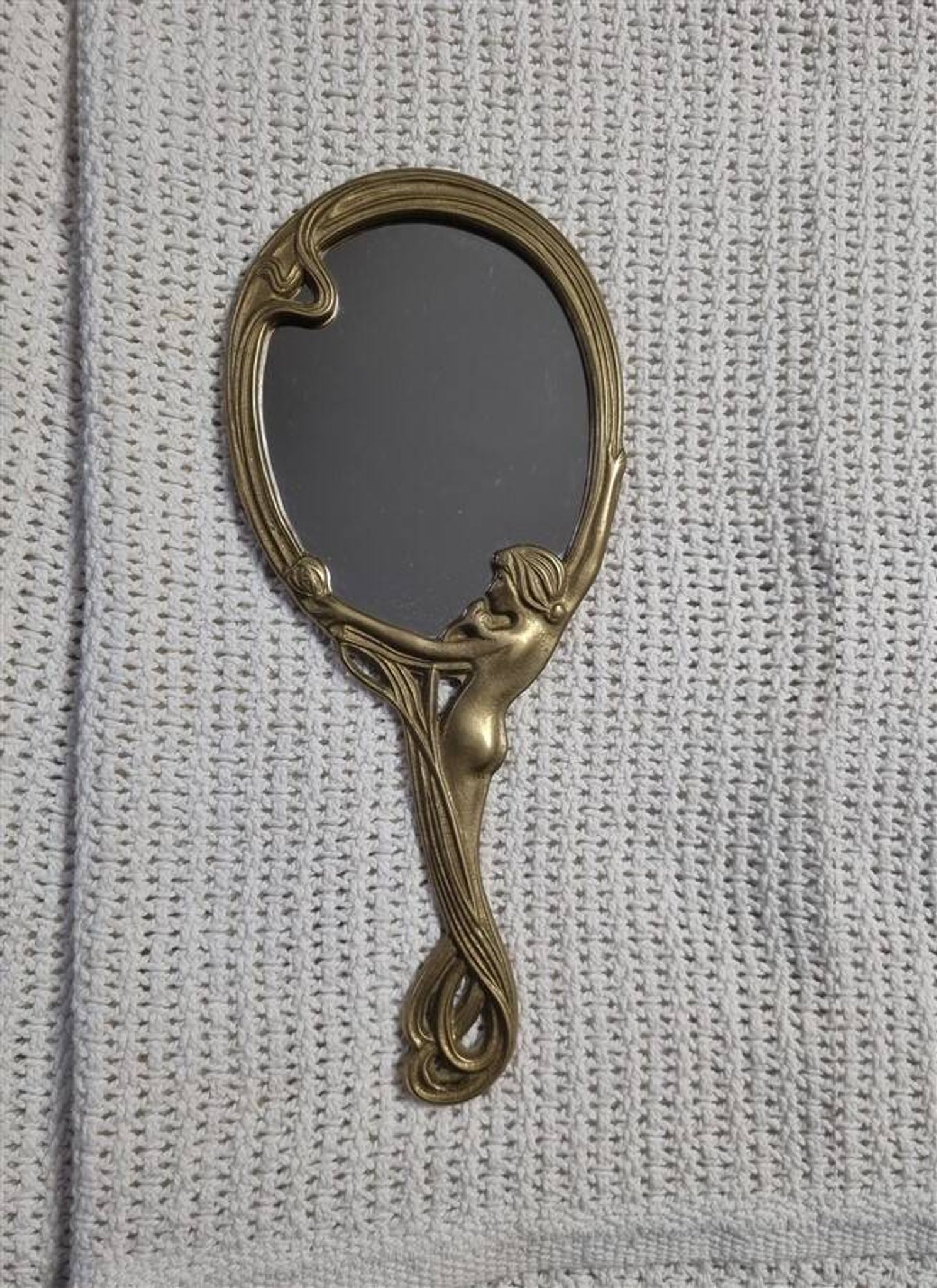 Hand mirror