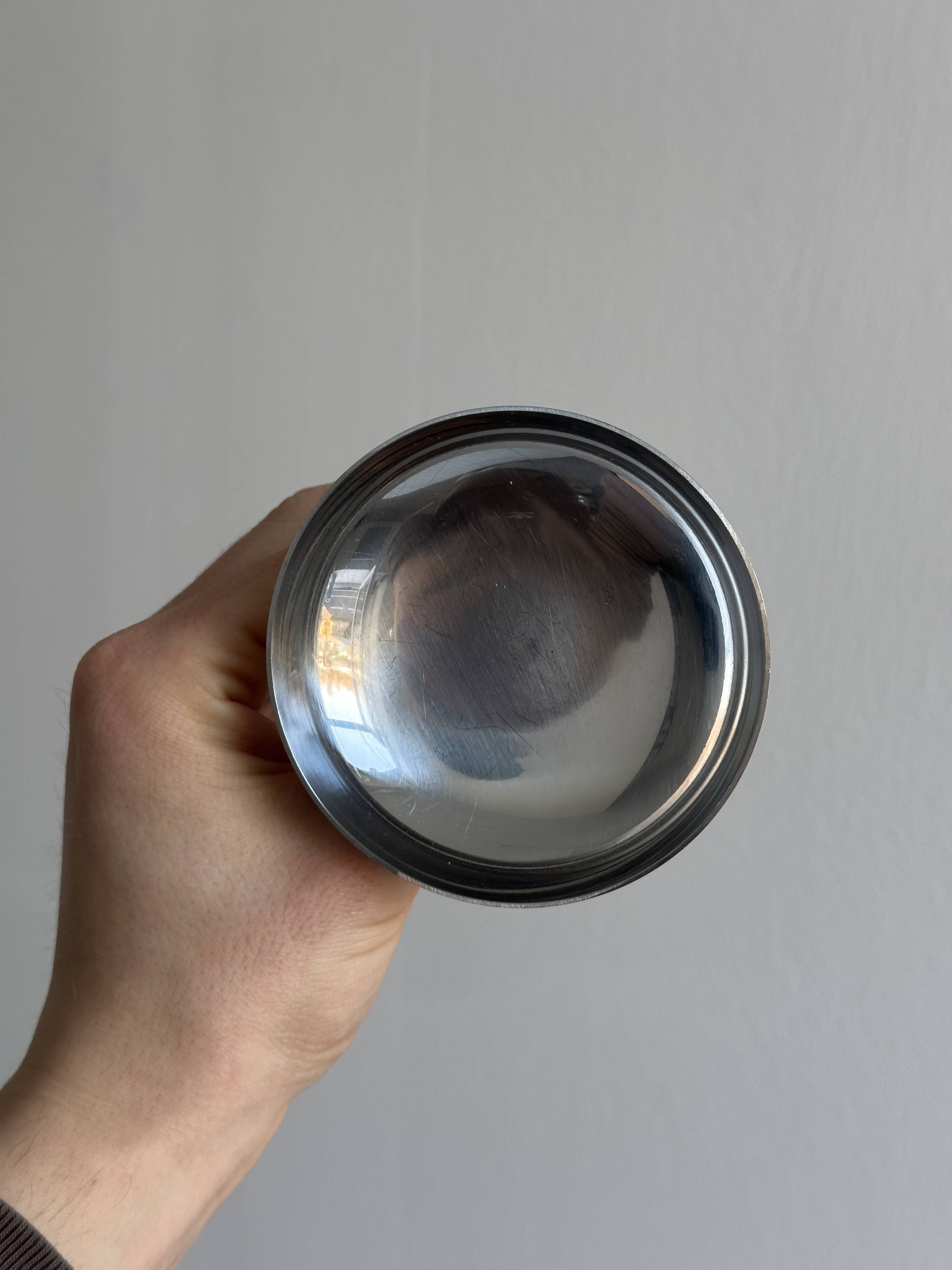 8 coupelles sur pied en inox