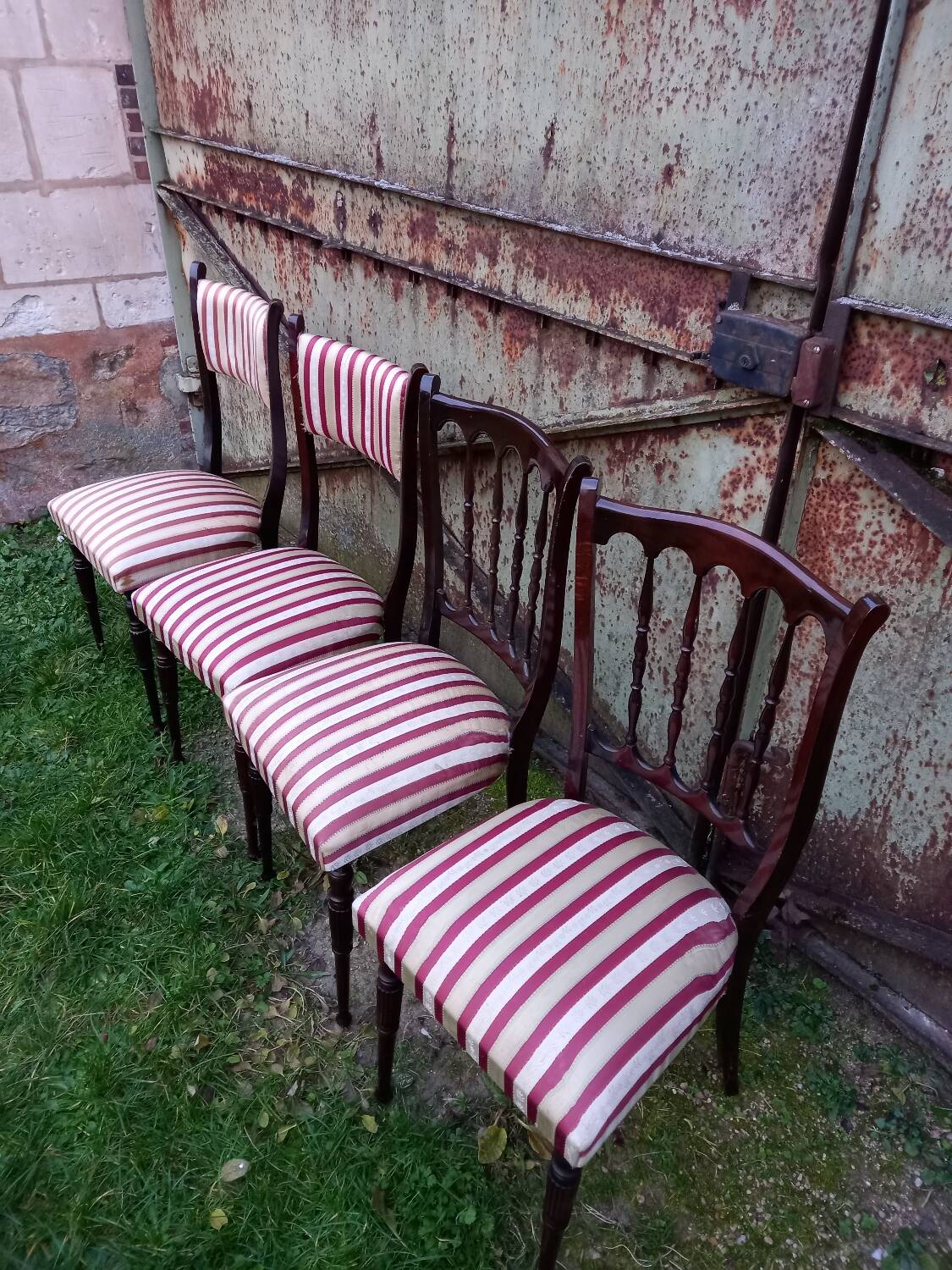 Set of 4 vintage chairs