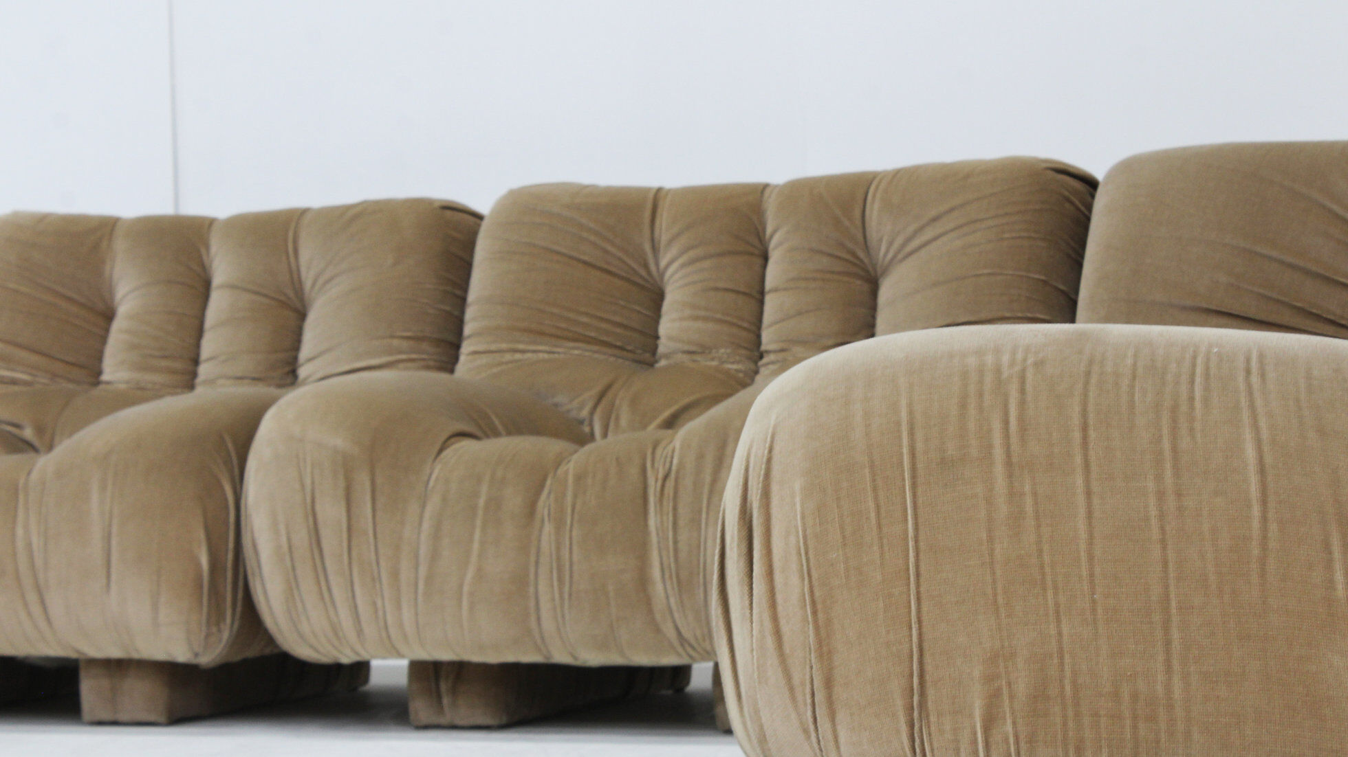 Vintage Italian curved modular sofa by Rossi di Albizzate 1970s