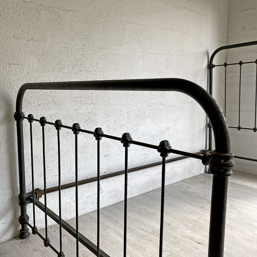 Napoleon III iron bed