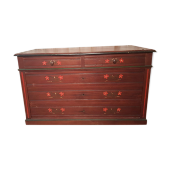 Ancient chest of drawers