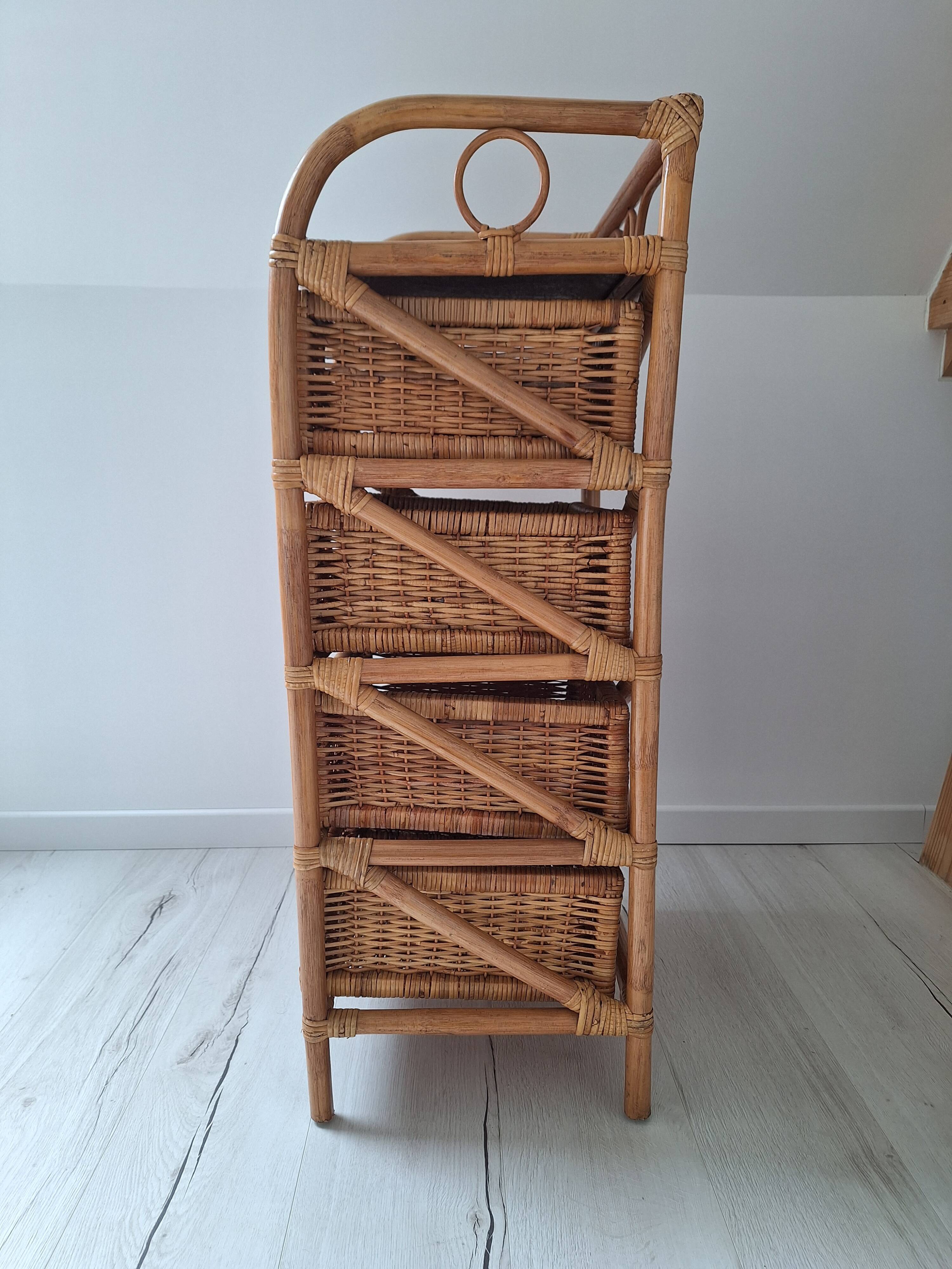 Commode en rotin