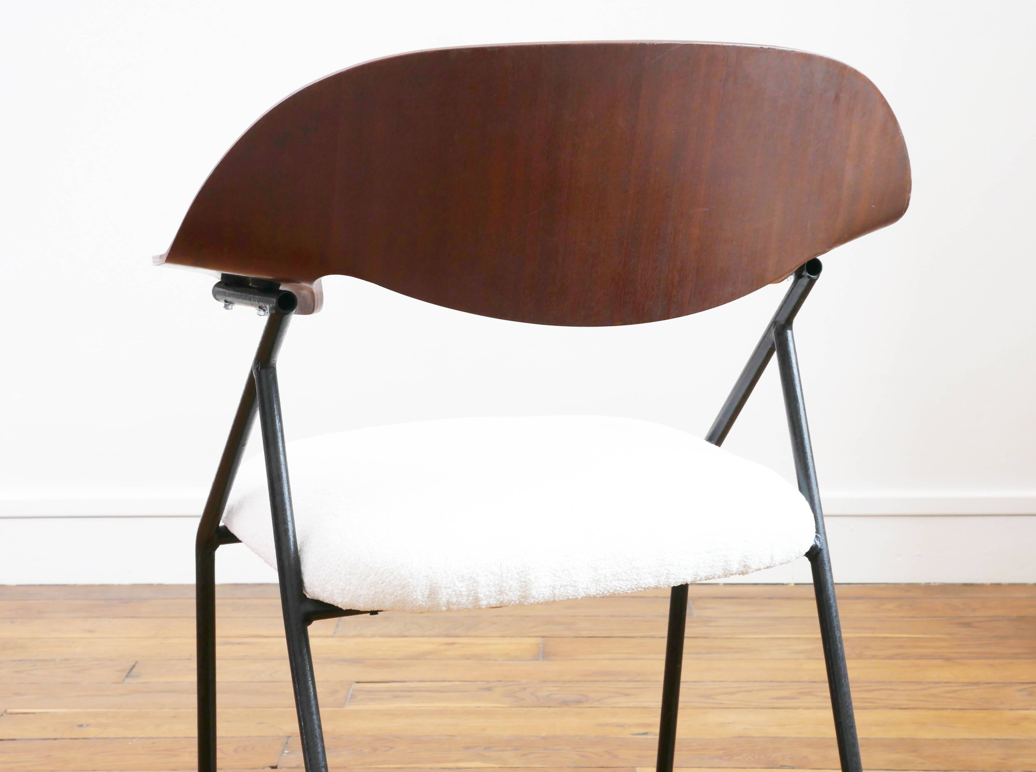 Armchair – Robin Day – Model 675 – Airborne – Restored