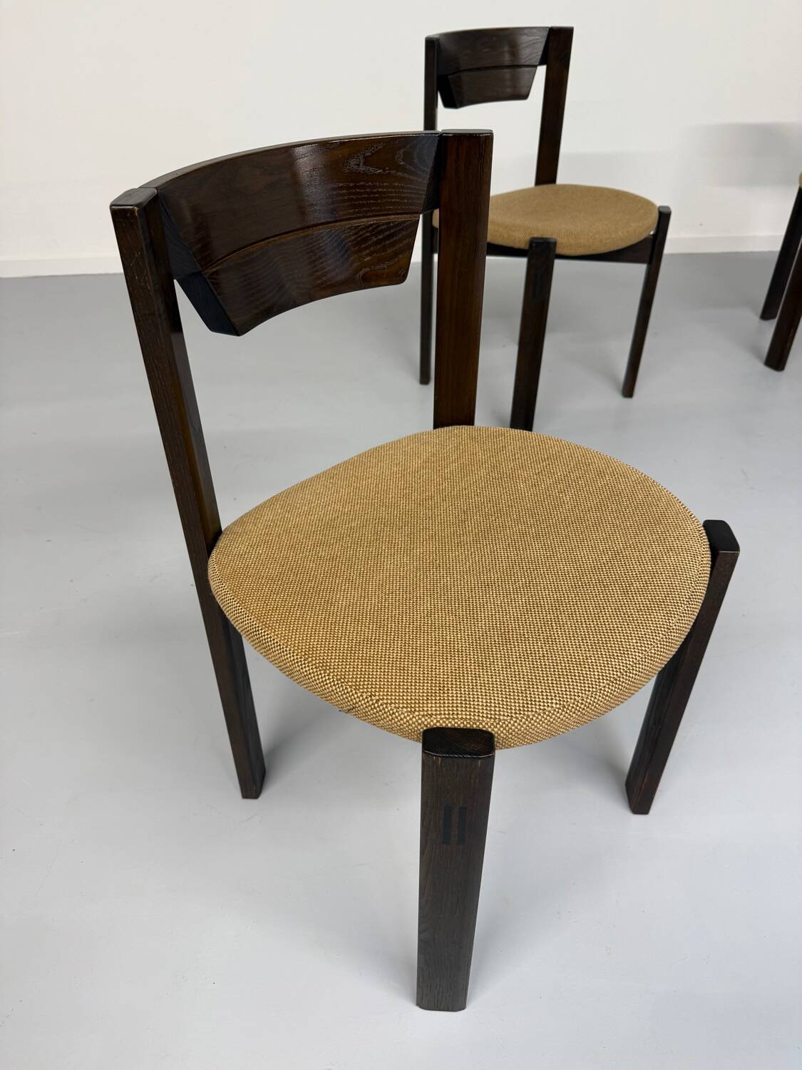 Set of 4 Girsberger Scandinavian style chairs from the 80s, vintage wood