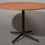 Round dining table