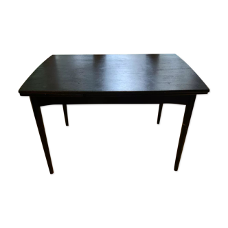 Table scandinave noire