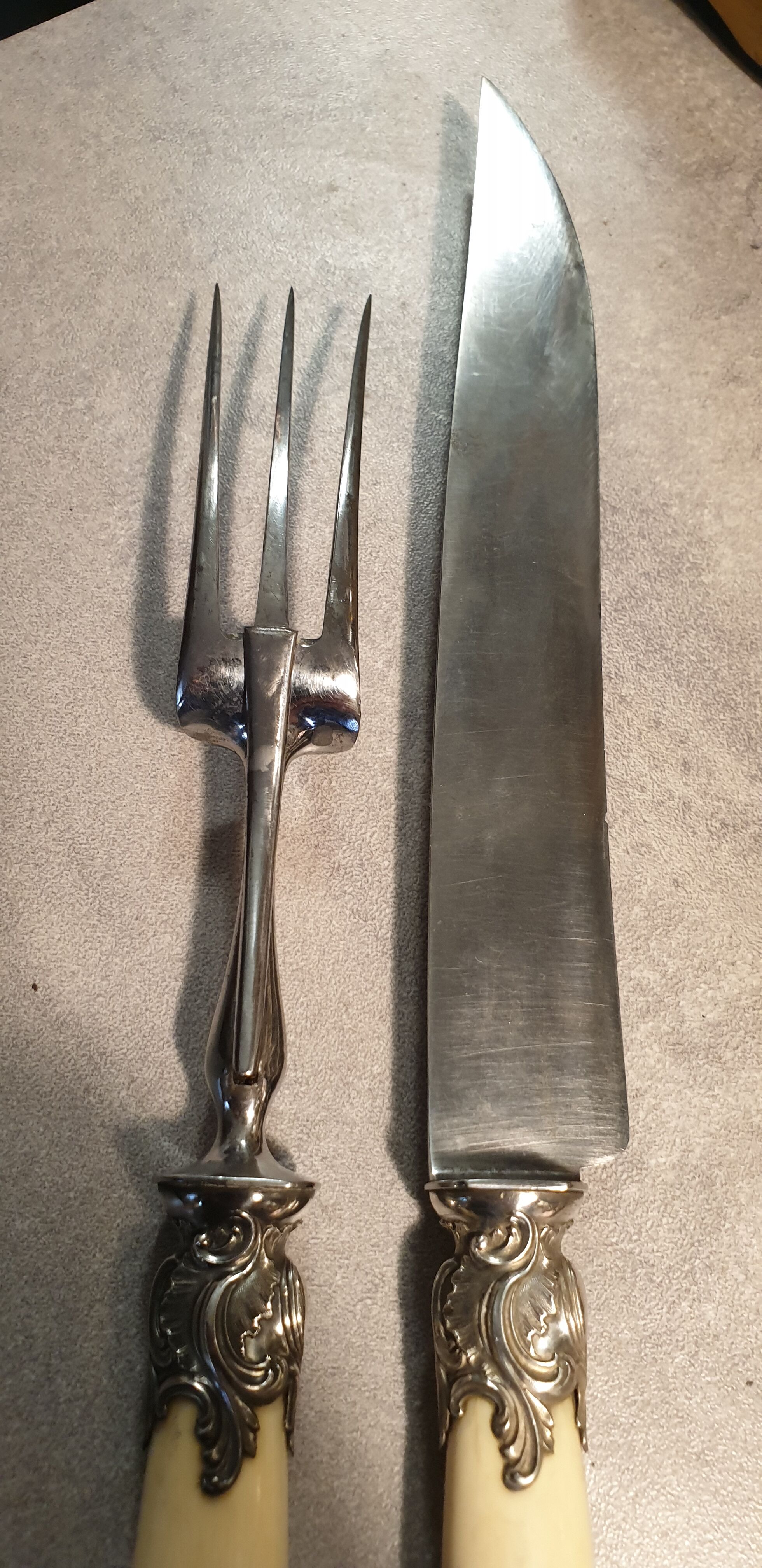 Silver/ivory leg service