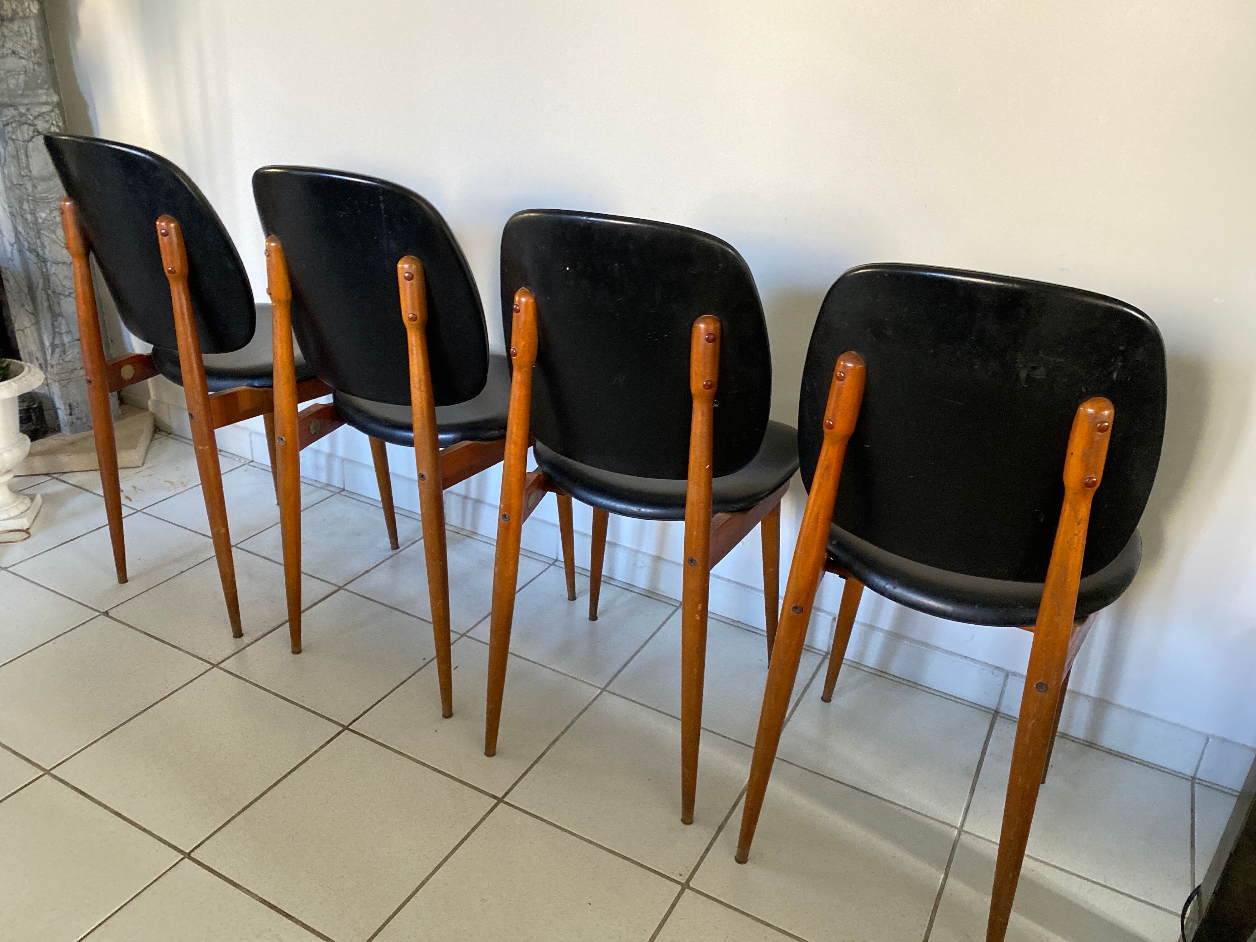 suite of 4 chairs from the 60s, "pegasus" model, from Baumann.