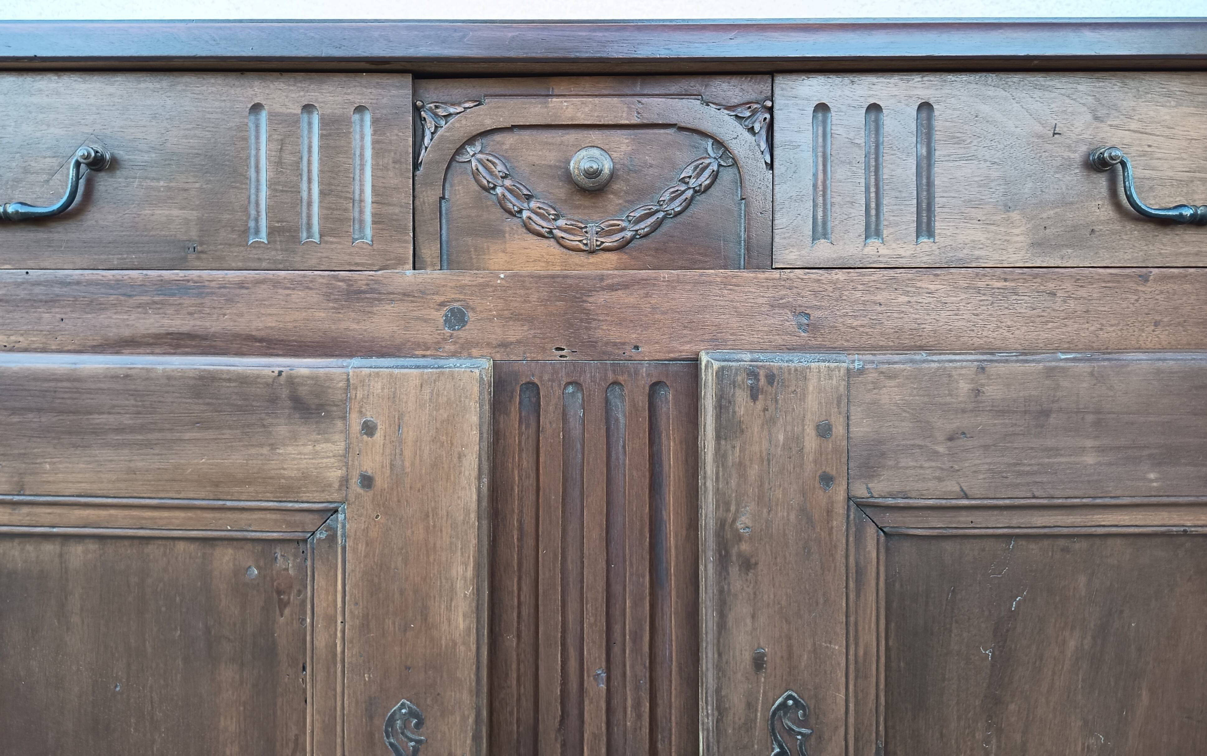 Louis XVI walnut buffet from the 19th century