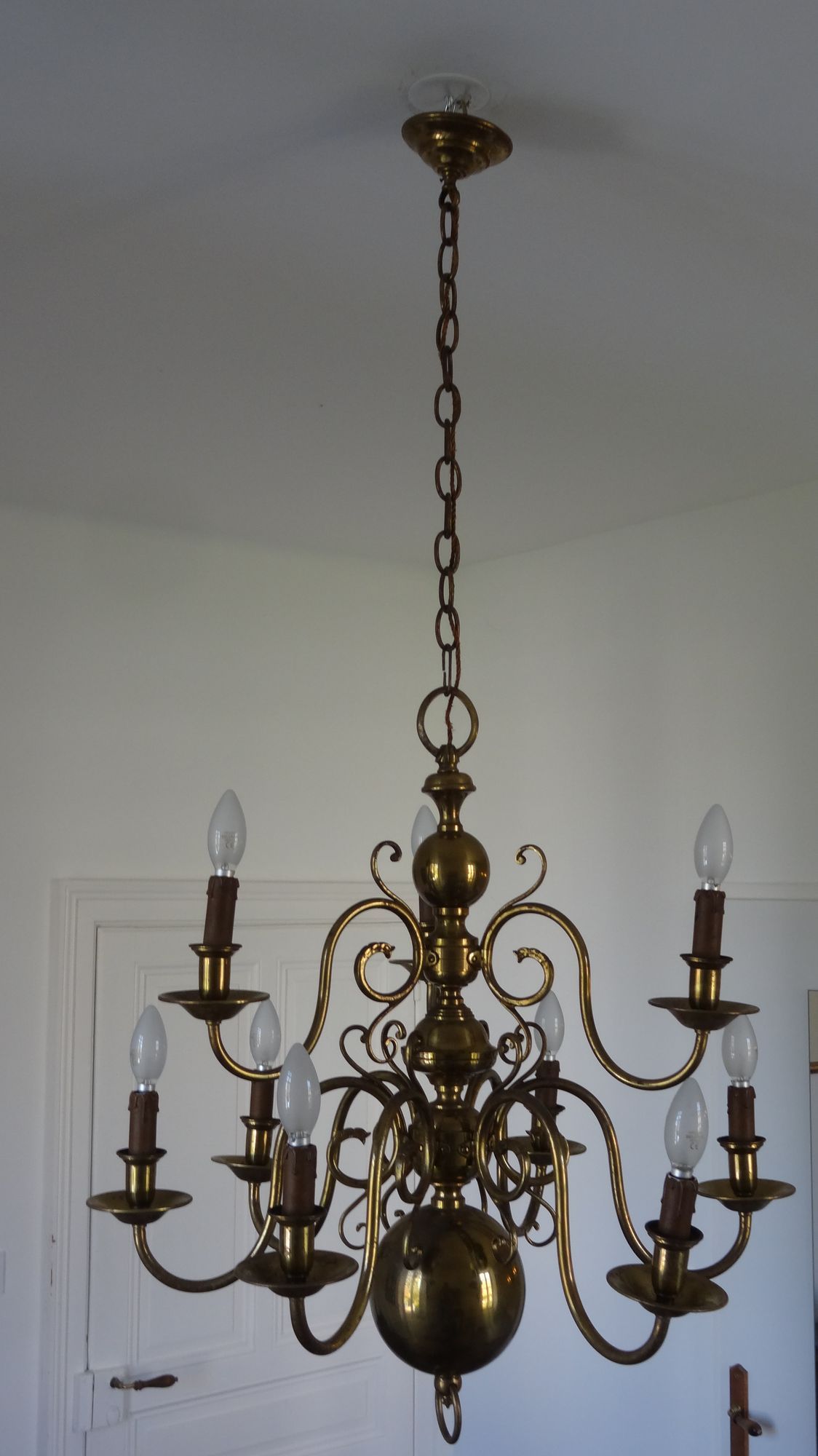 "Dutch" gold metal chandelier with 9 light arms - 1960
