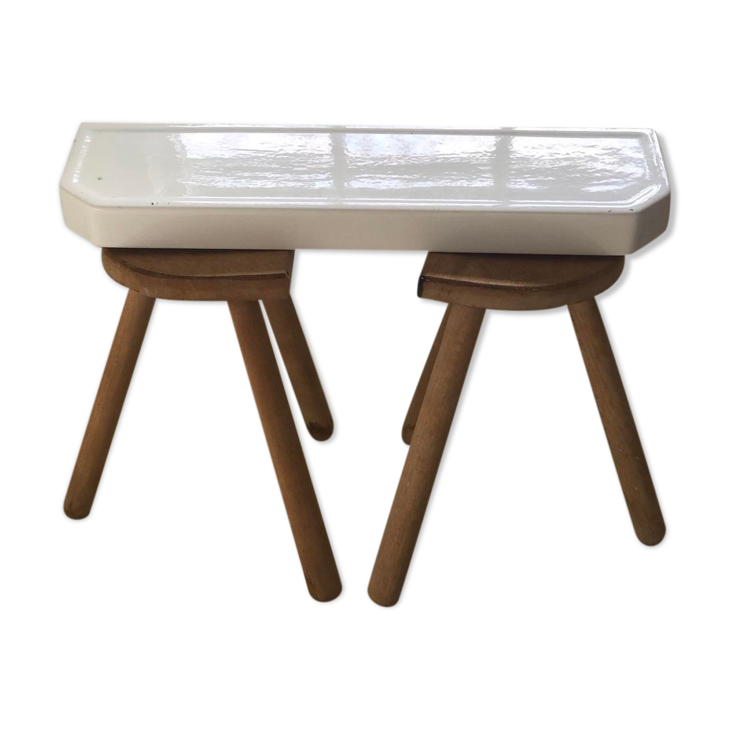 Old shelf, ceramic shelf