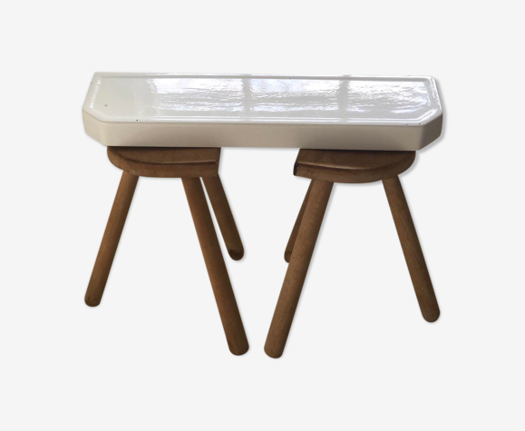 Ancienne étagère, tablette en céramique