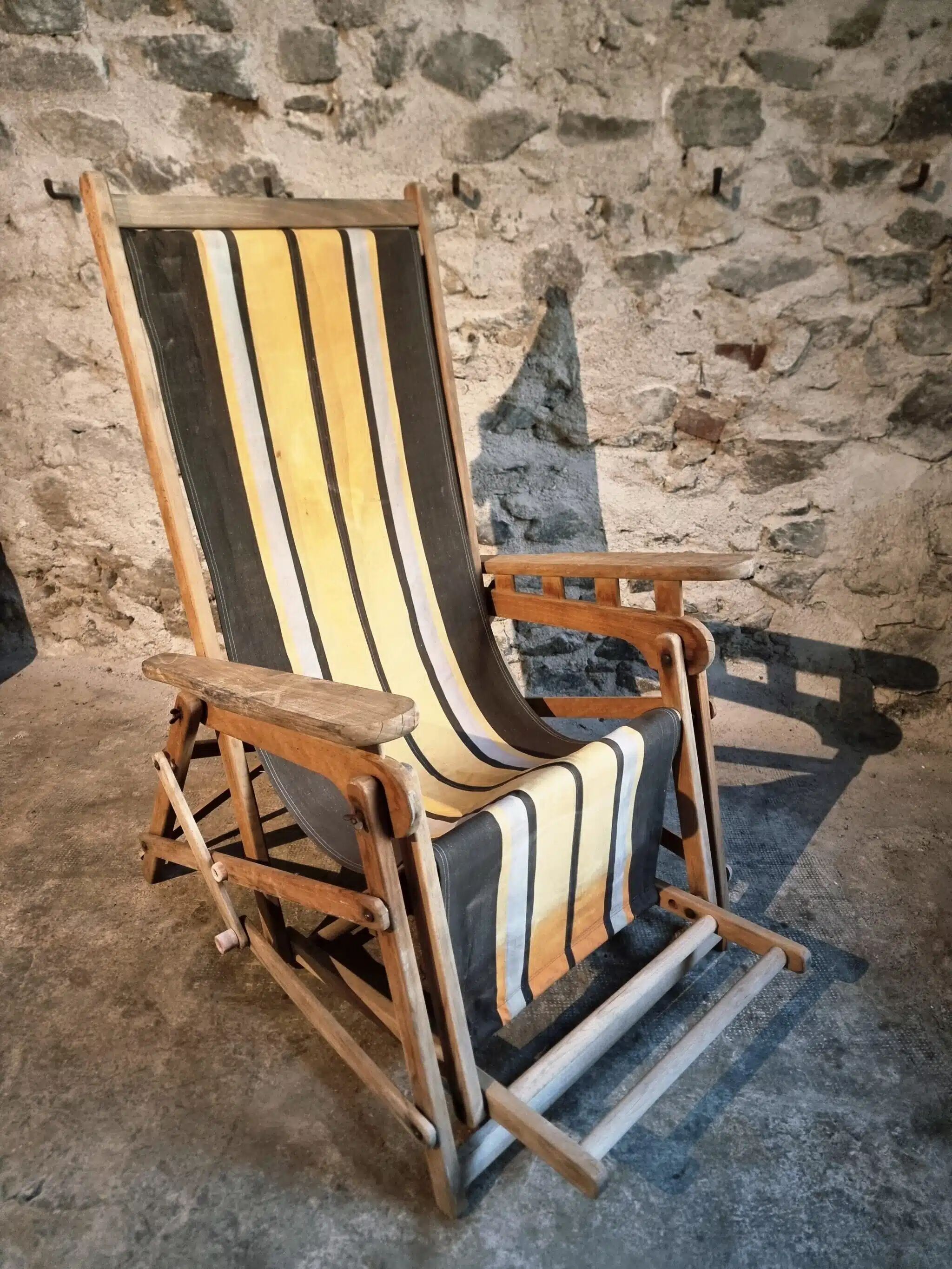 Vintage French folding lounge chair – 1950s/60s in beech with striped canvas, adjustable recliner