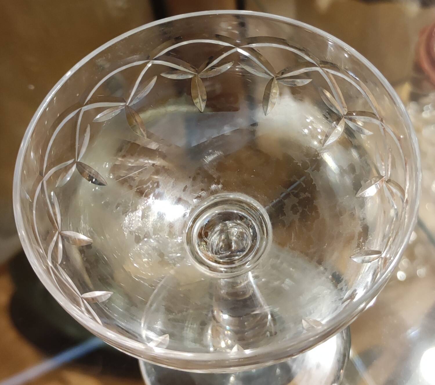 Series of 11 cut crystal champagne glasses