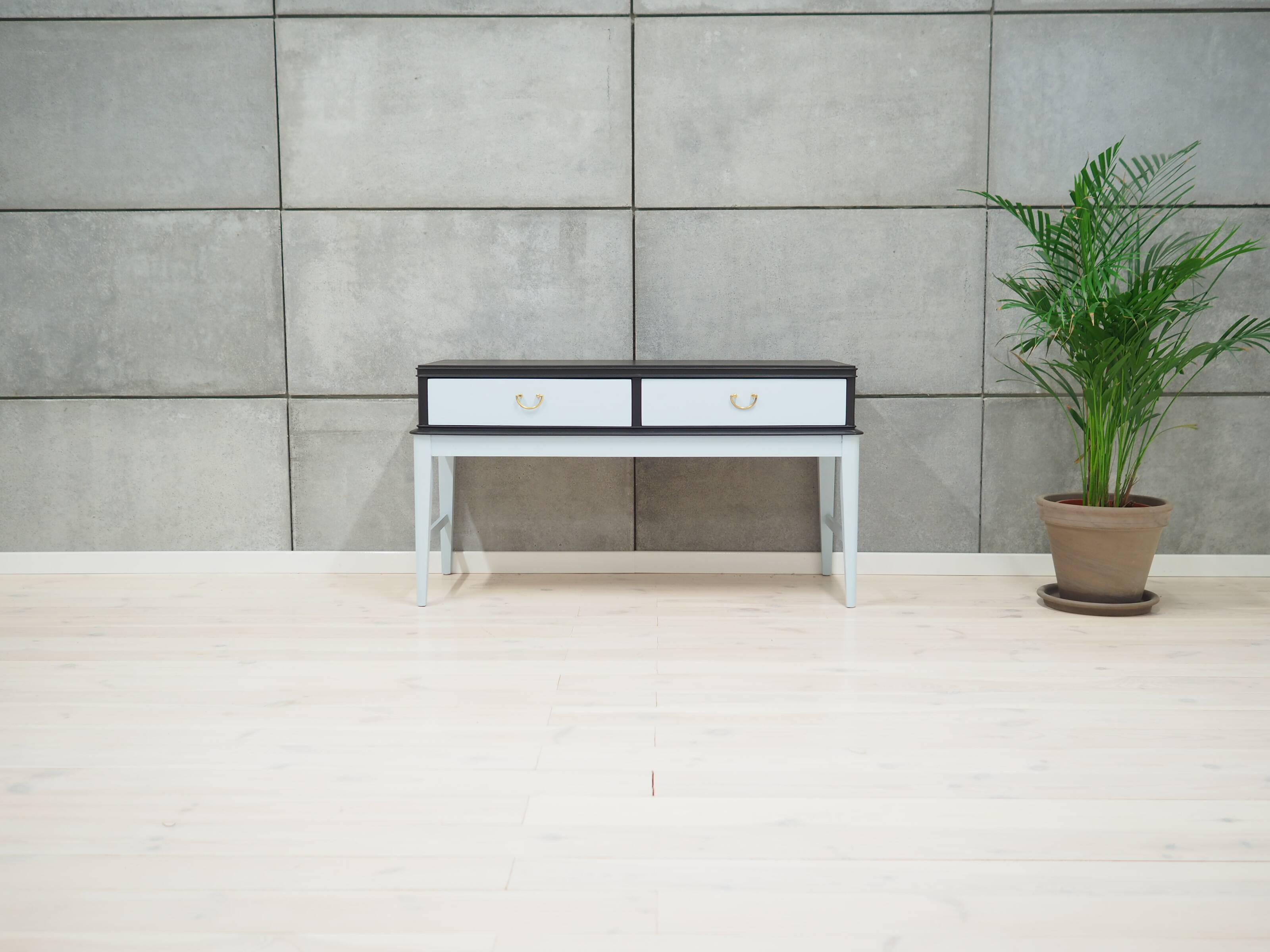 Walnut chest of drawers, French design, 1970s, production: France